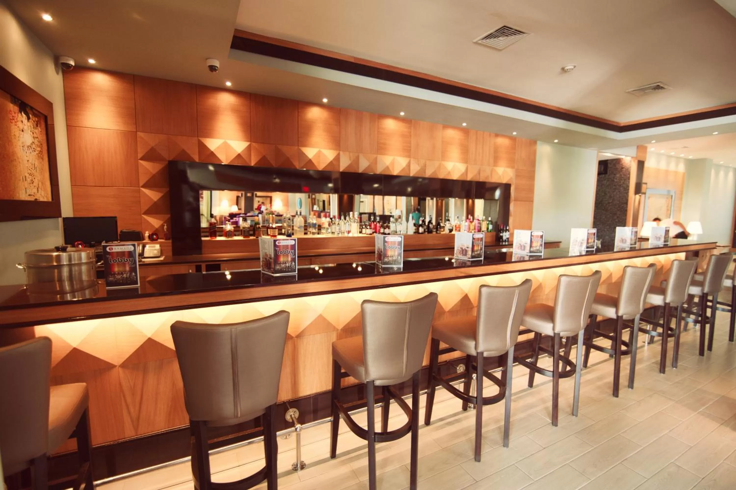 Lounge or bar in Ramada by Wyndham Princess Georgetown
