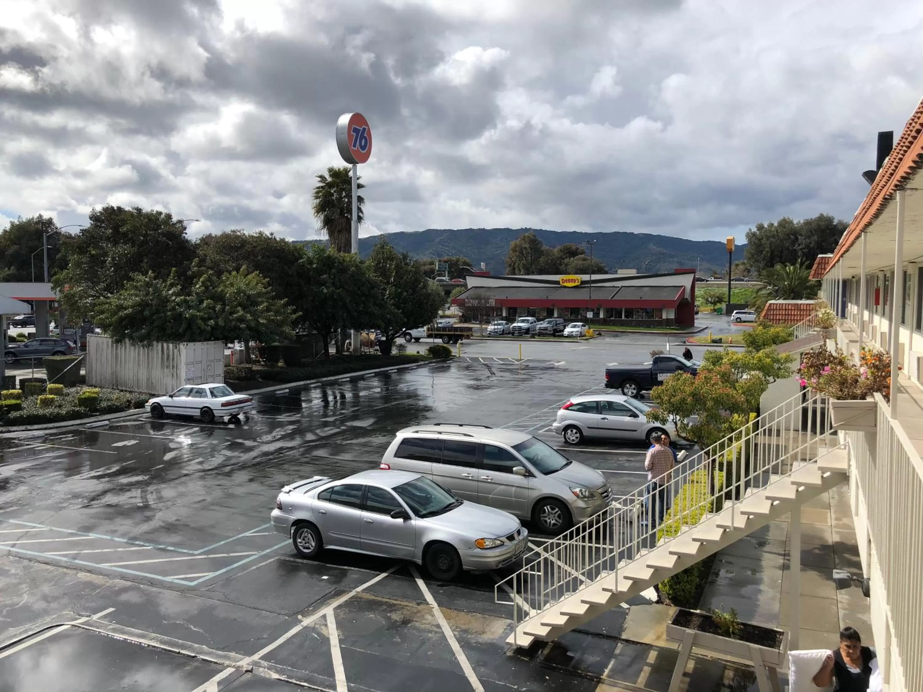 Property building in Gilroy Inn