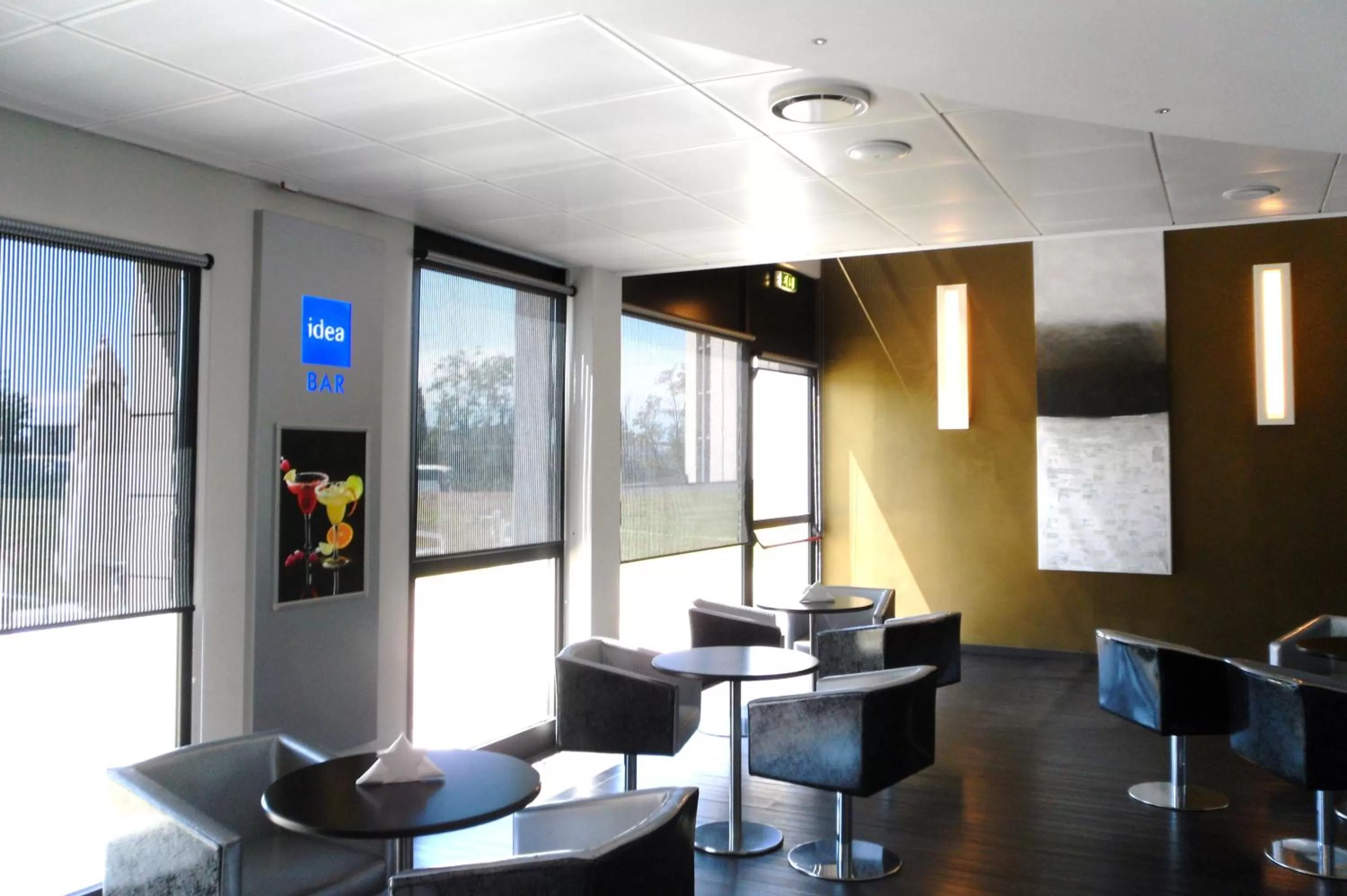 Communal lounge/ TV room in Idea Hotel Milano San Siro