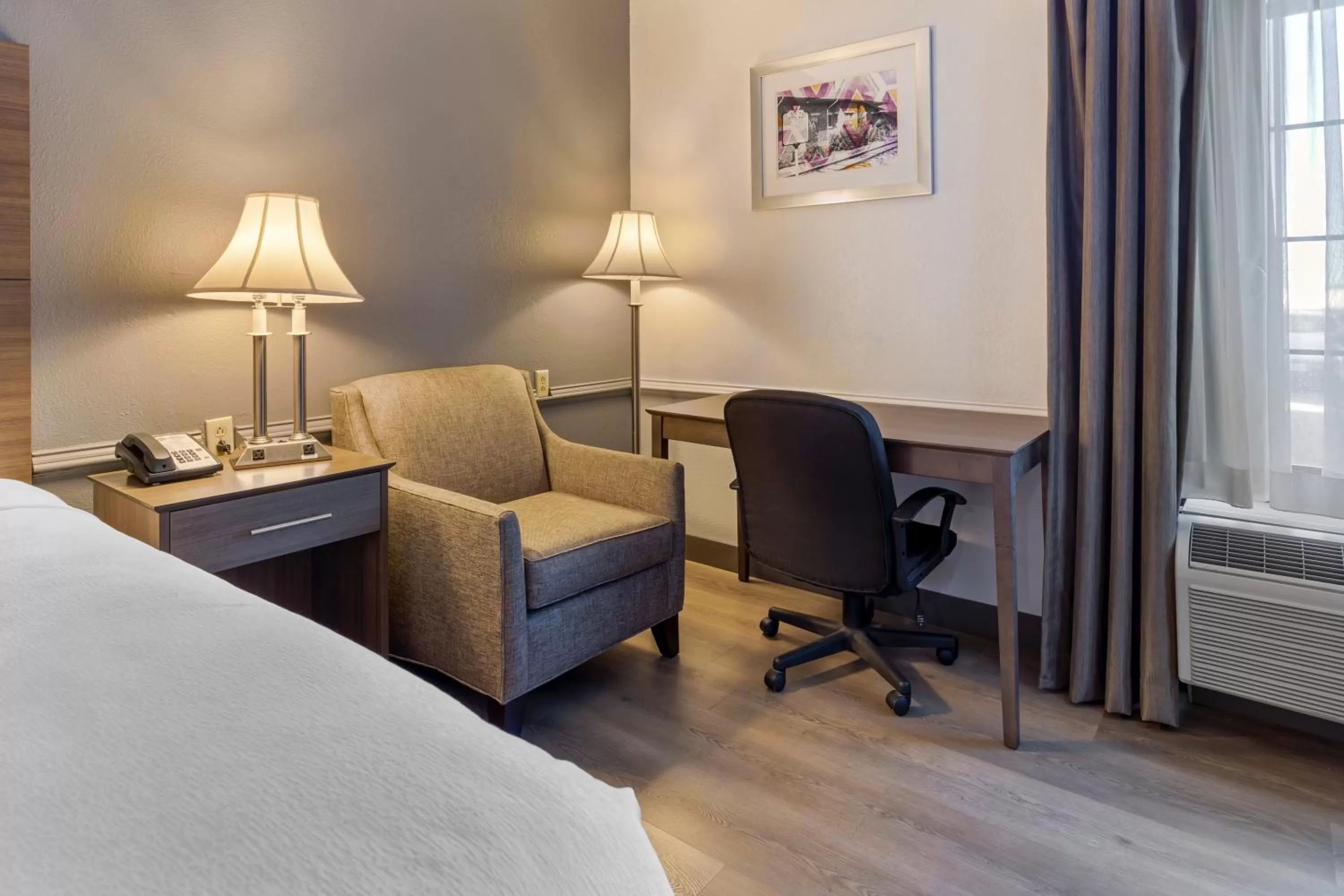 Bed in Best Western Plus South Hill Inn