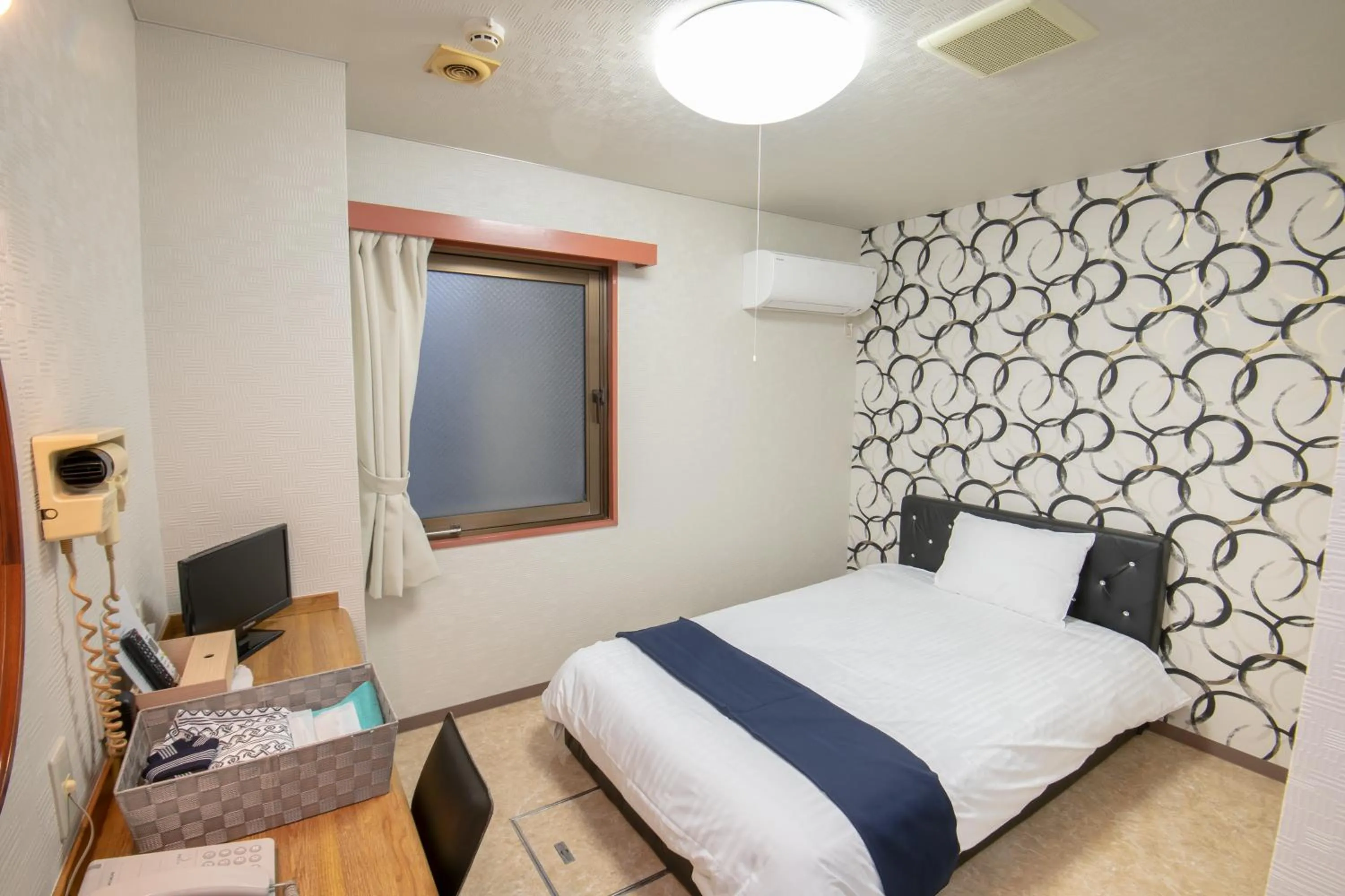 Bedroom, Bed in Kawasaki Station Inn