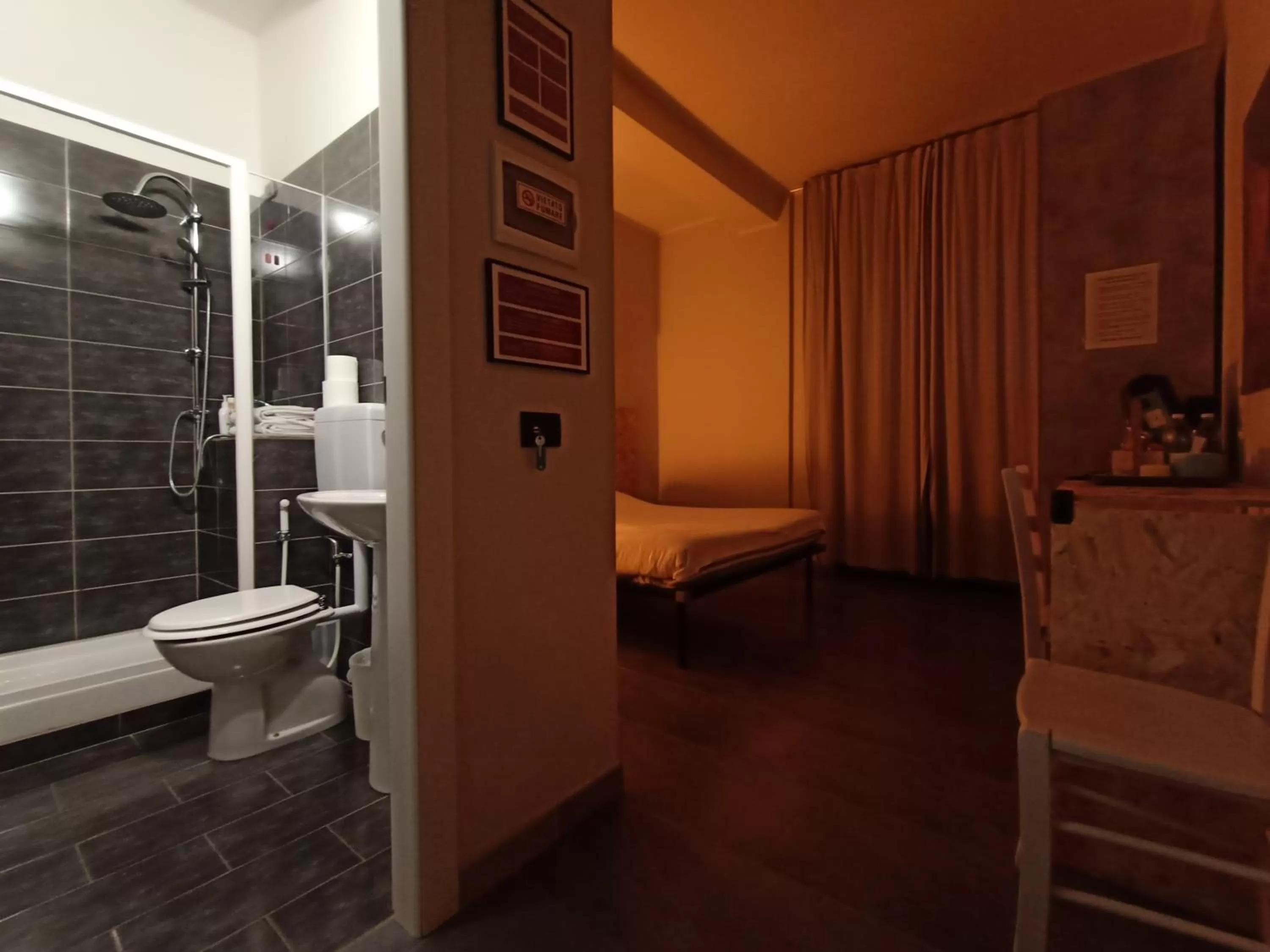 Bathroom, Bed in LE MURA Foresteria