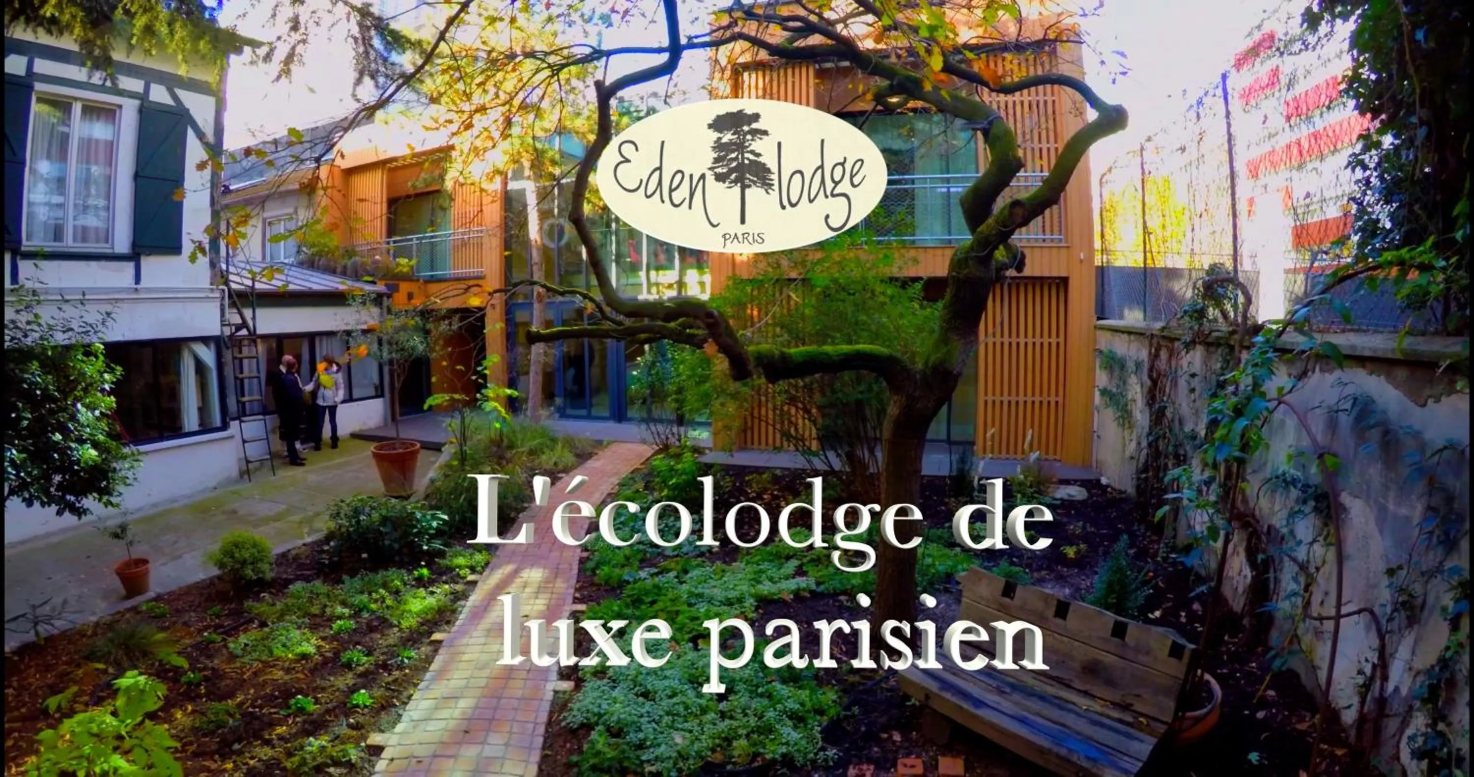 Facade/entrance in Eden Lodge Paris
