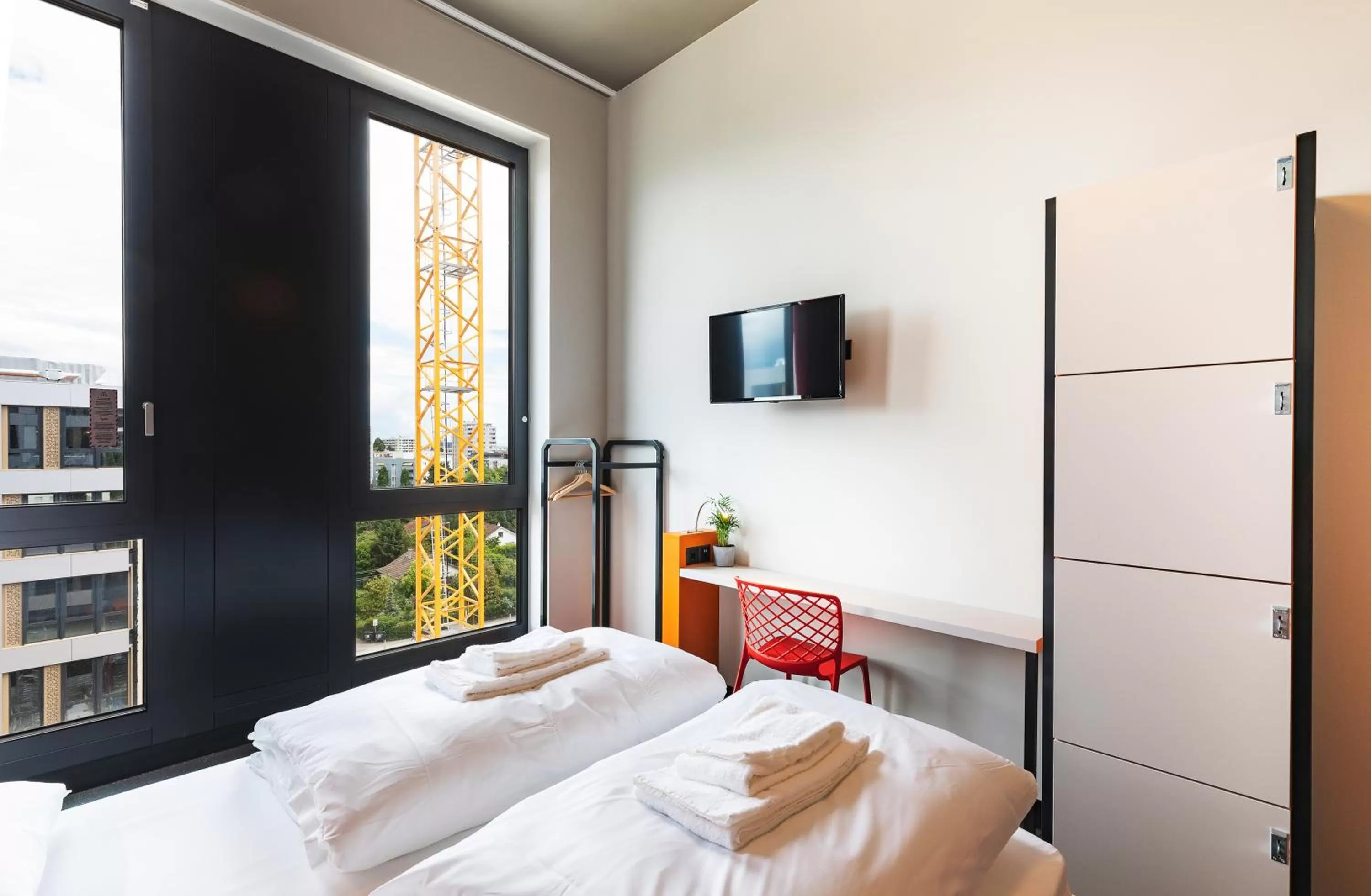 Bedroom, Bed in MEININGER Hotel Genève Centre Charmilles