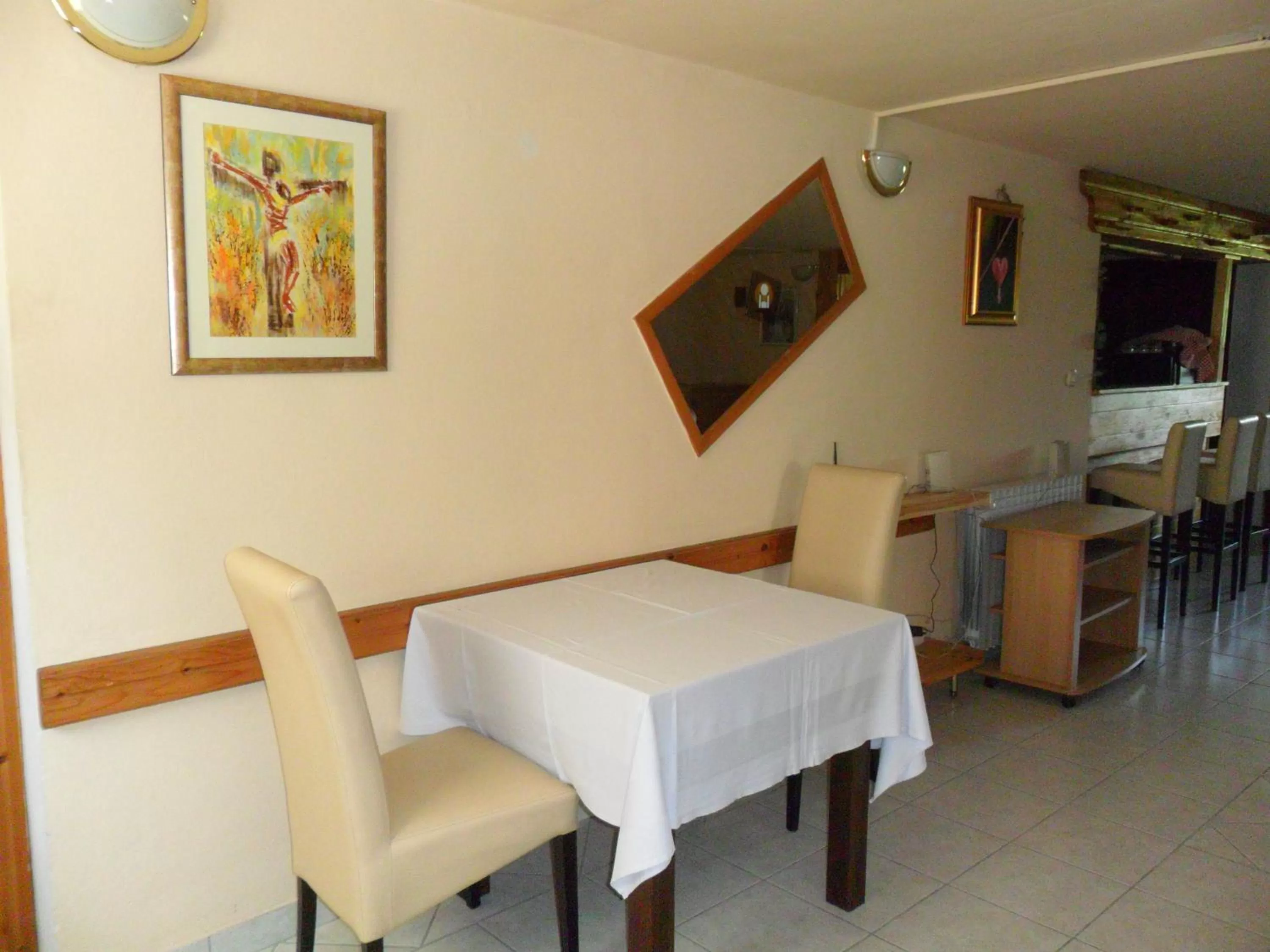 Seating area, Dining Area in Rooms MBM