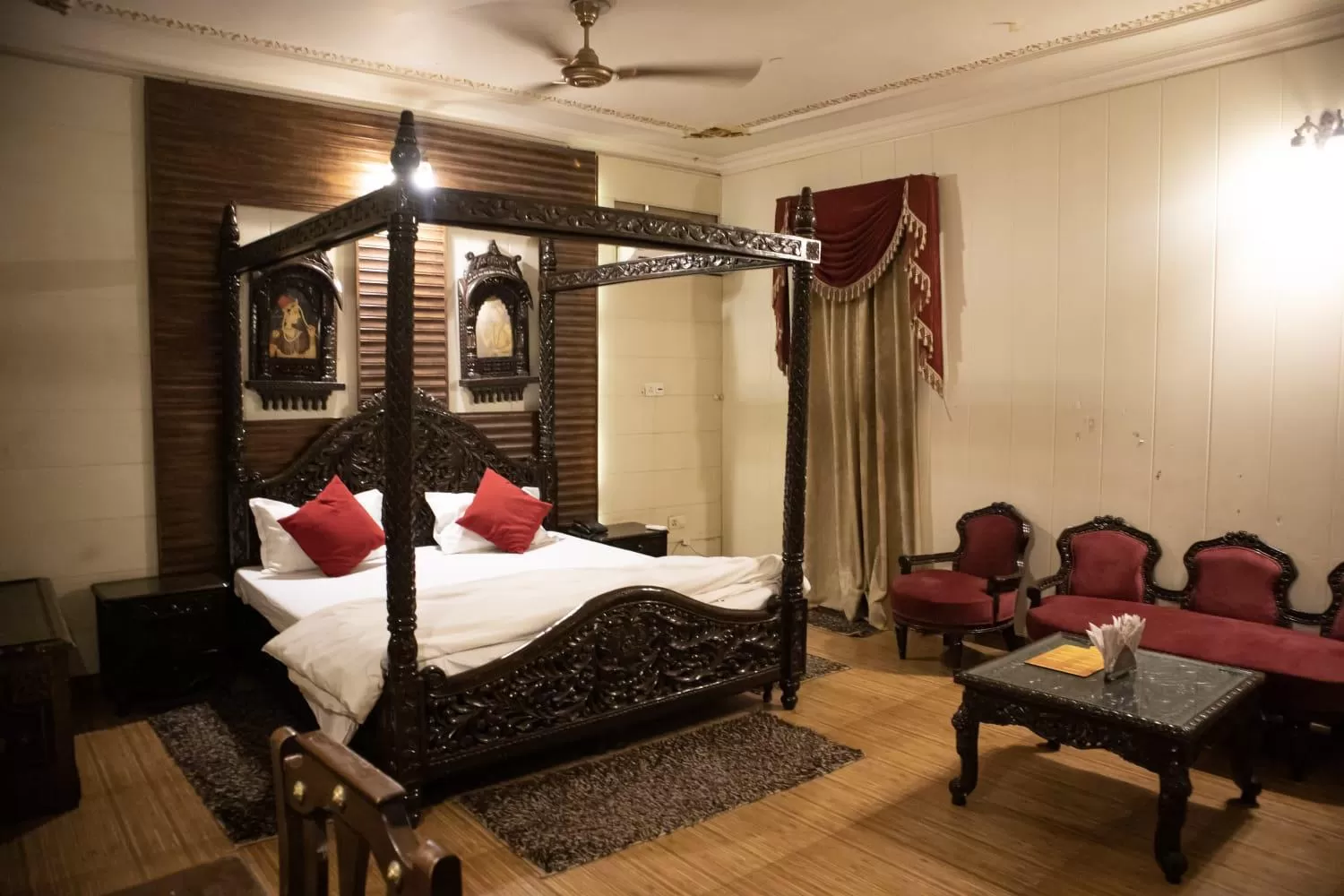 Bedroom, Bed in Ambala Haveli