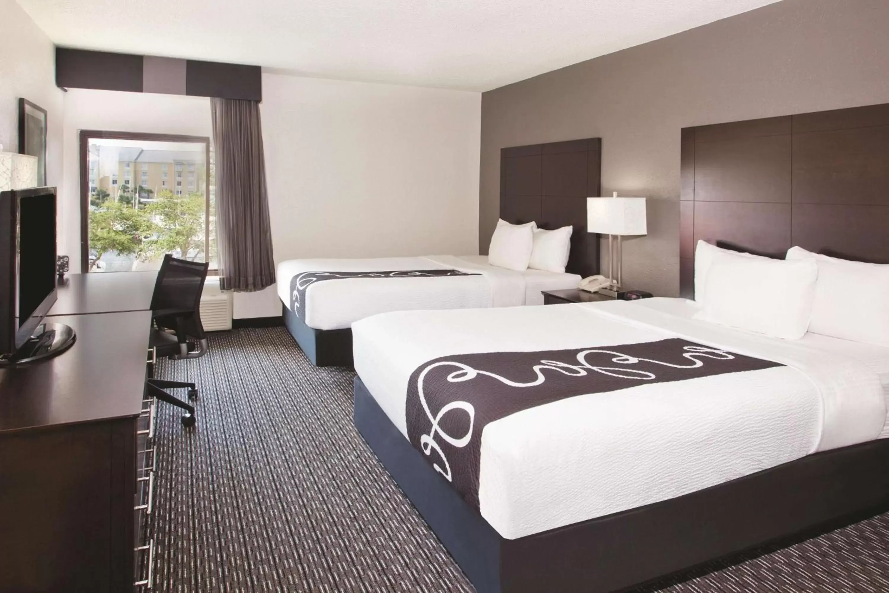 Double Room with Two Double Beds - Exterior Hall/Non-Smoking in La Quinta by Wyndham Charleston Riverview Double Room with Two Double Beds - Exterior Hall/Non-Smoking in La Quinta by Wyndham Charleston Riverview