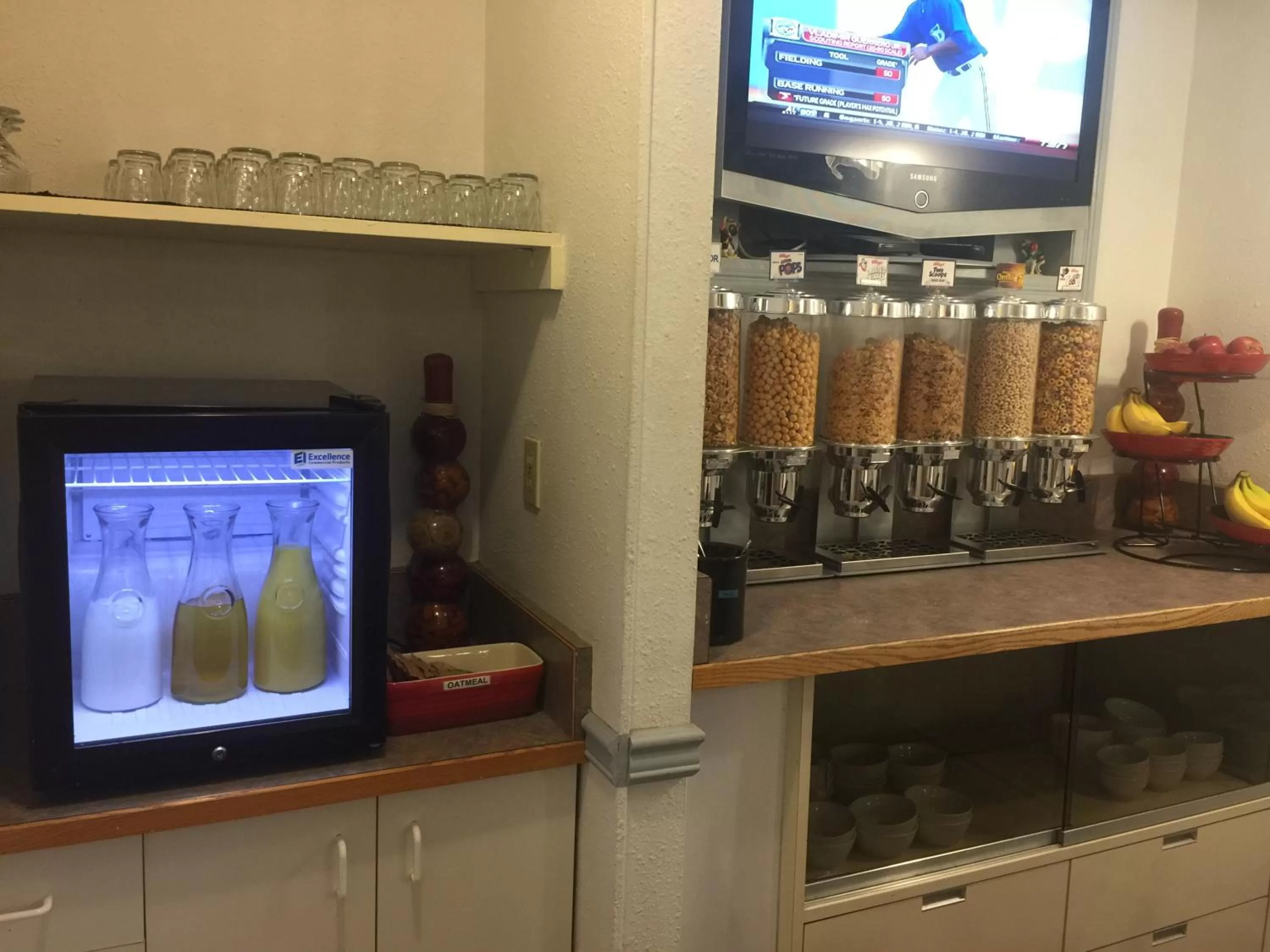 Continental breakfast in DC Lodge