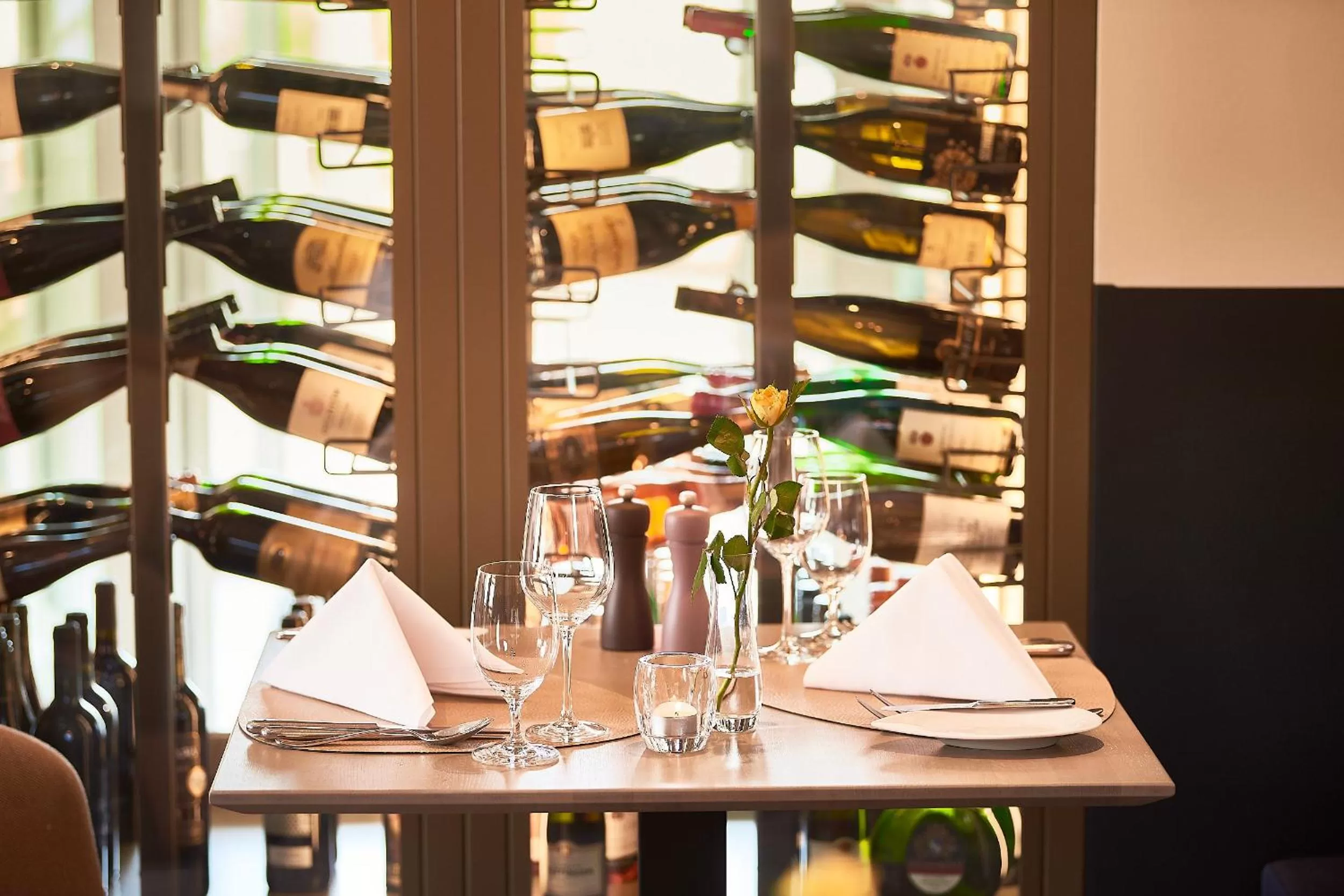 Restaurant/places to eat in Hotel Bernstein