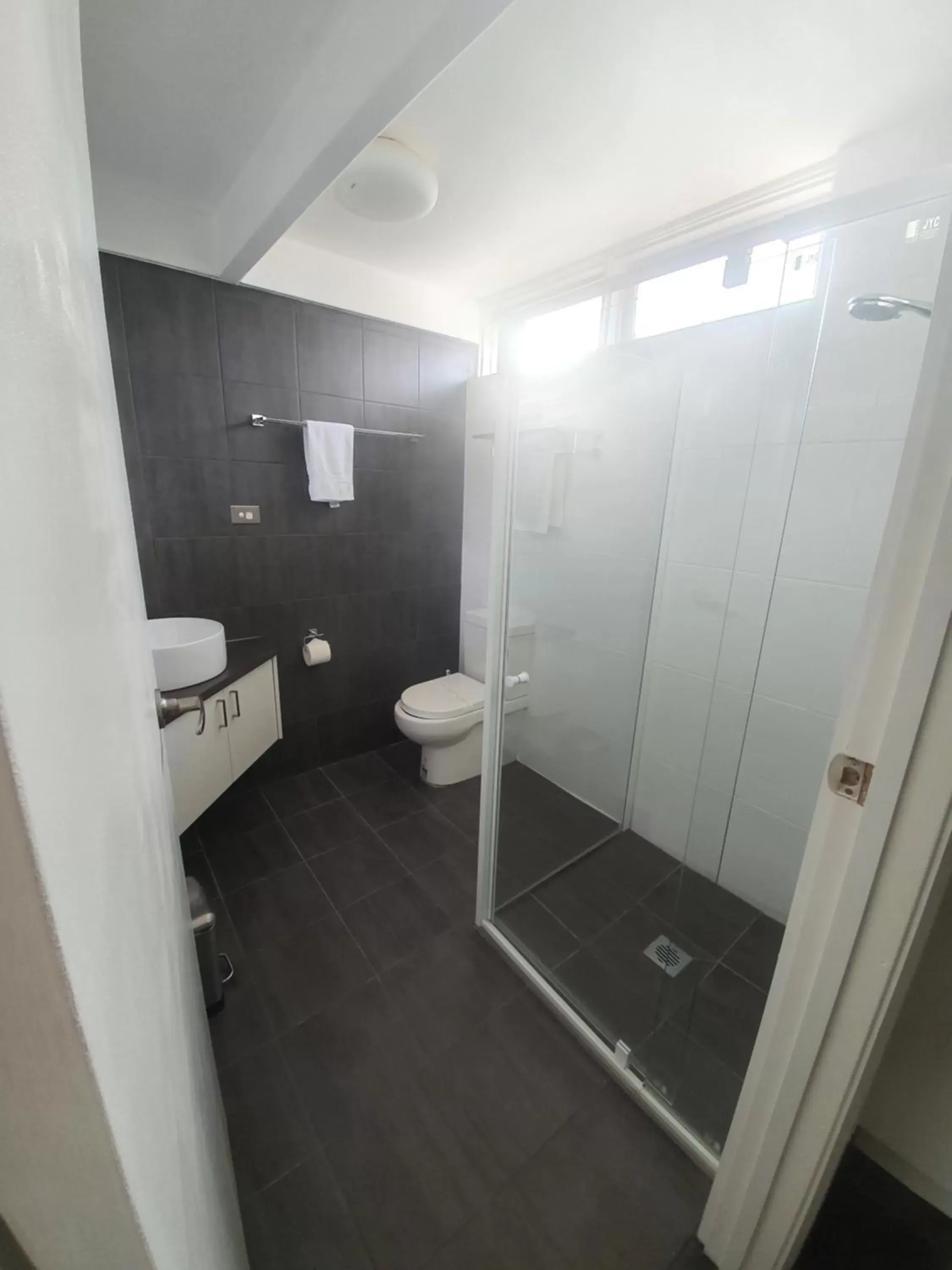 Superior Queen Room in Charles Sturt Motor Inn Superior Queen Room in Charles Sturt Motor Inn