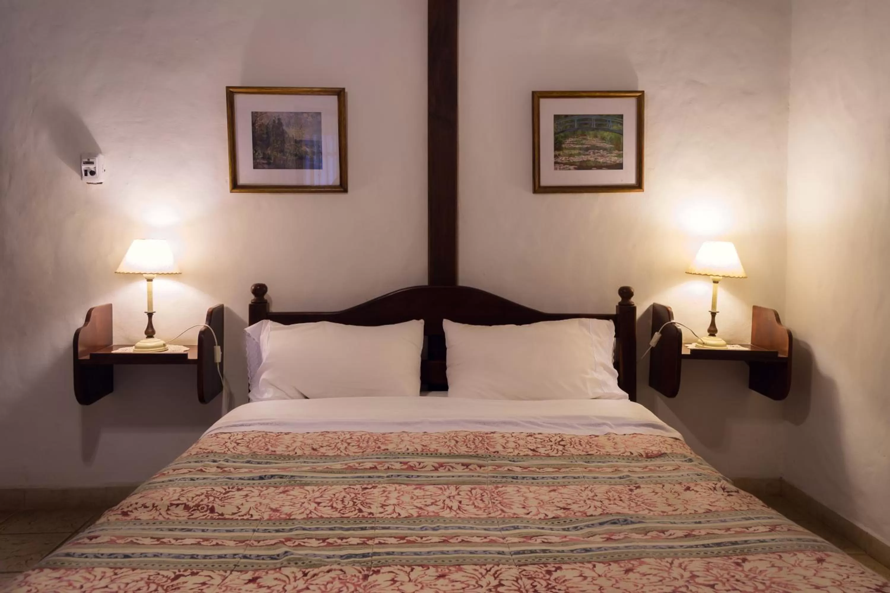 Bed in La Posada de Akasha