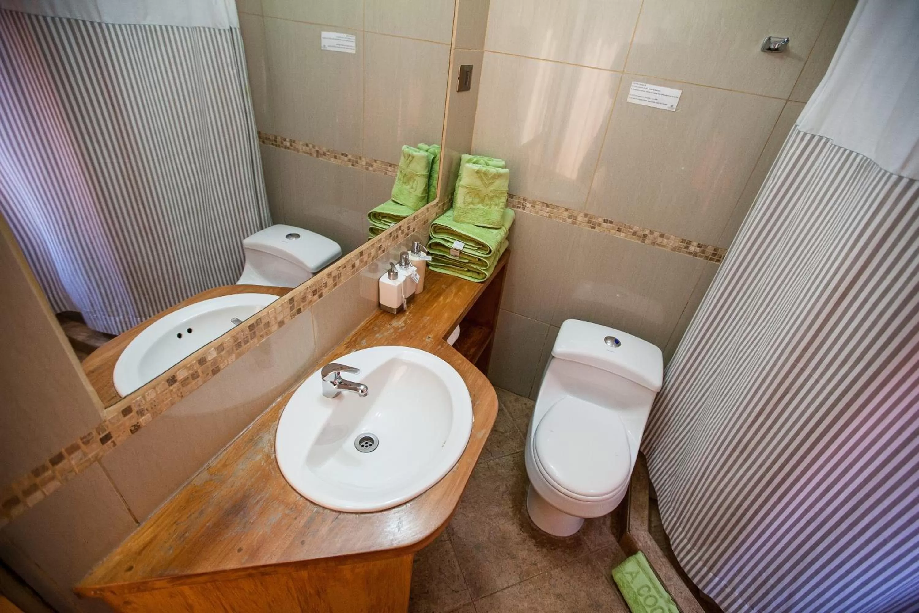 Bathroom in Hotel La Cochera