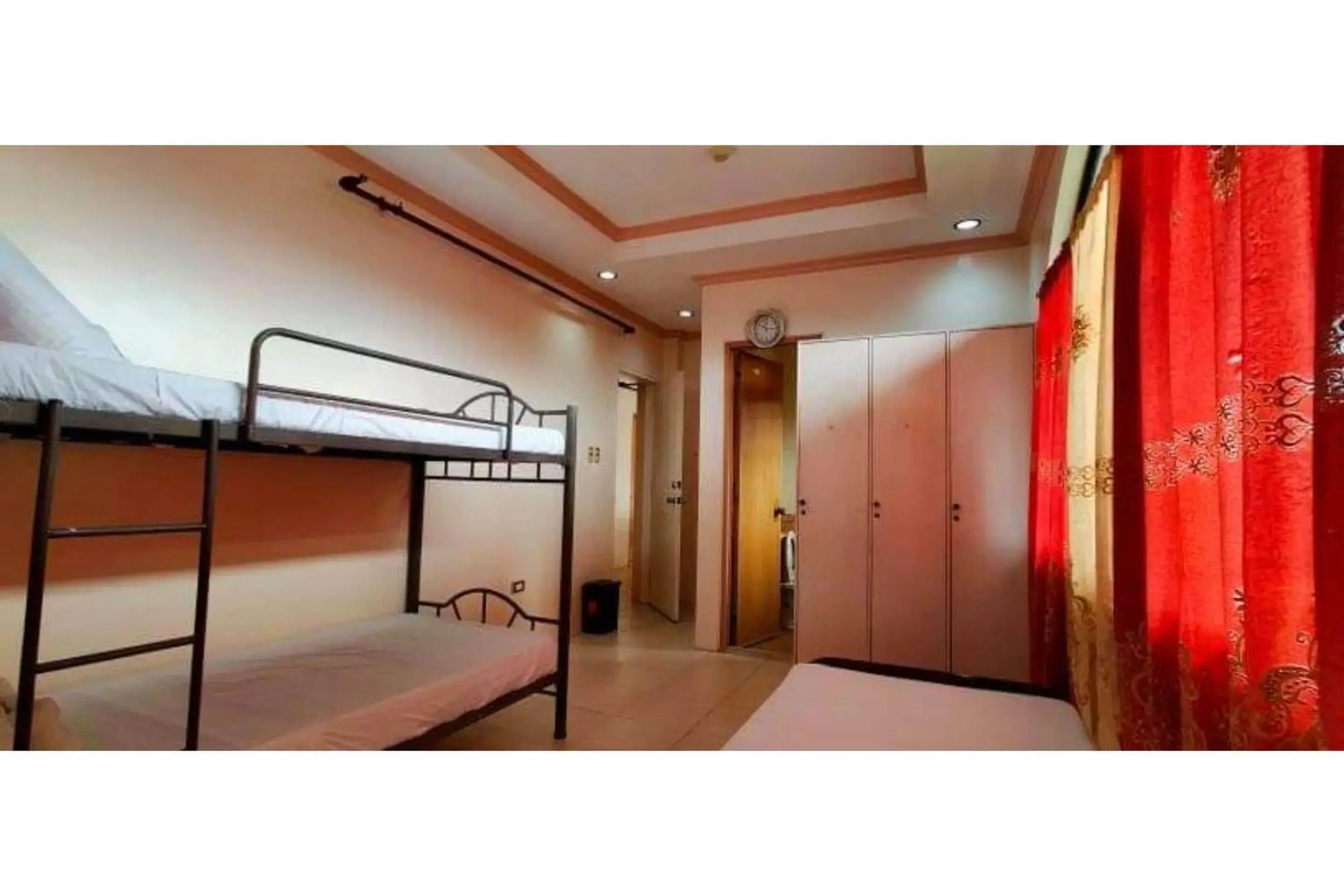 Mixed Dormitory Room in OYO 799 Ddd Habitat Iloilo Mixed Dormitory Room in OYO 799 Ddd Habitat Iloilo