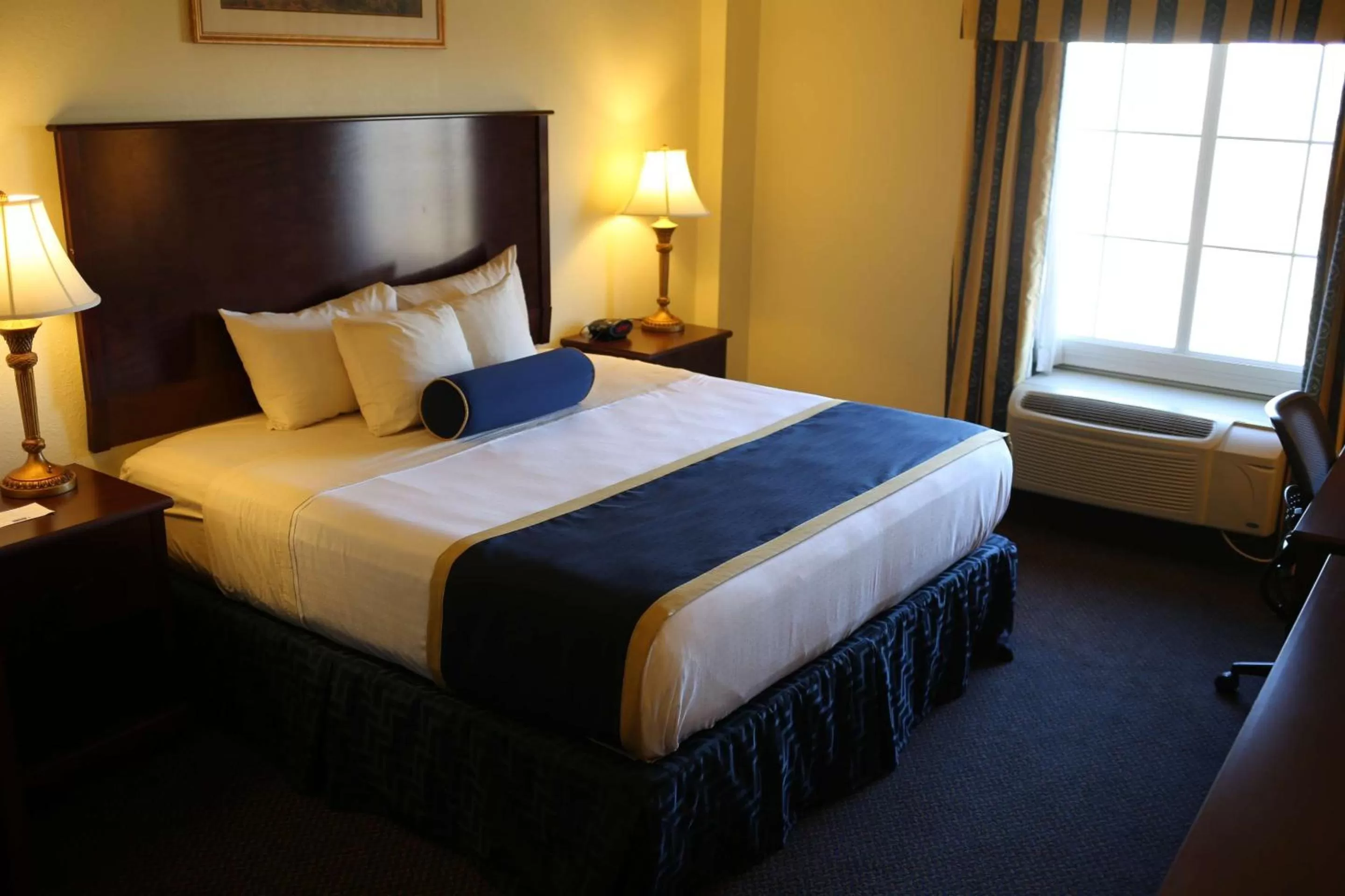 King Room - Disability Access in Best Western Plus Crossroads Inn & Suites