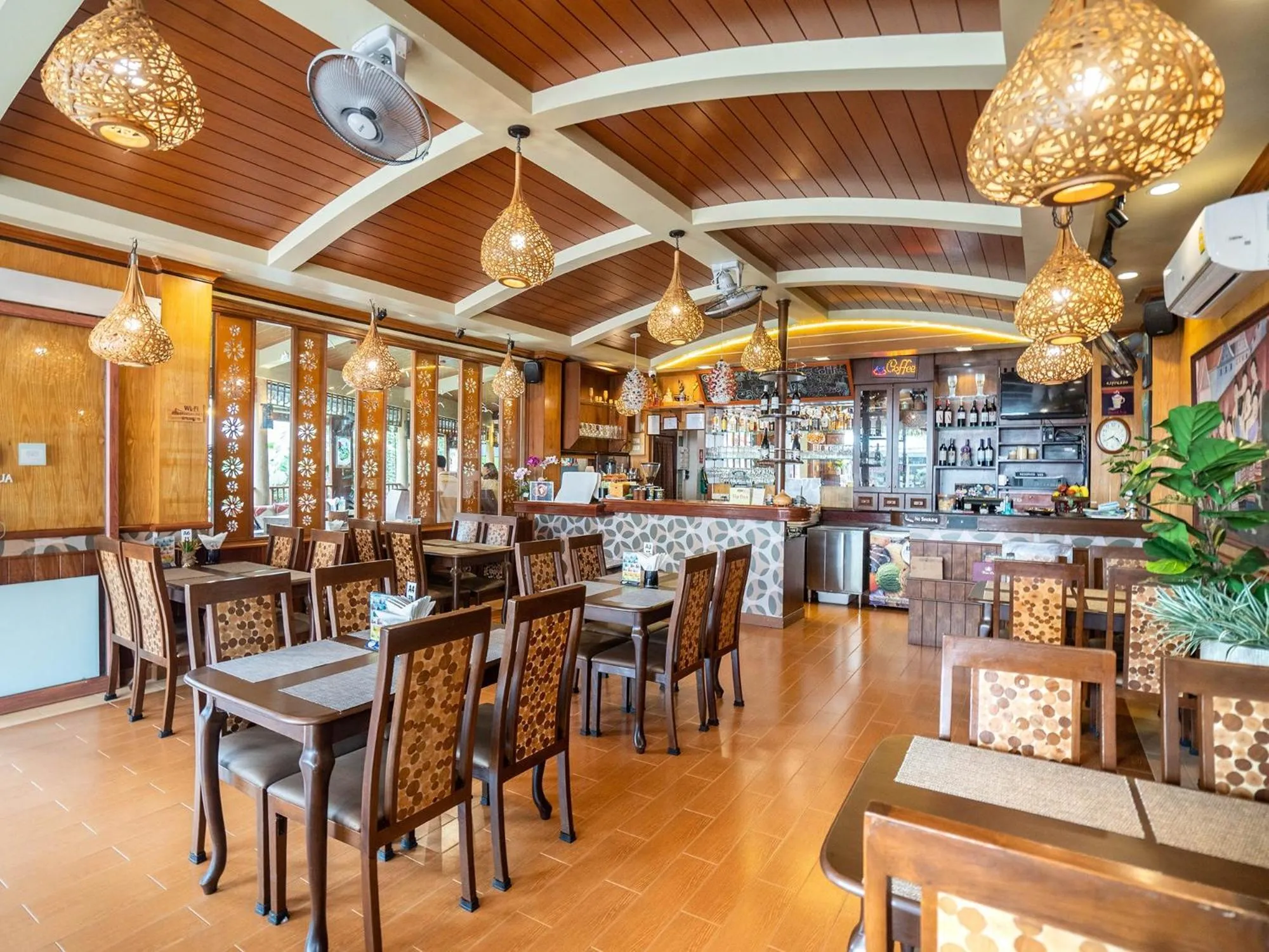 Restaurant/places to eat in Baan Sailom Hotel Phuket - Sha Extra Plus