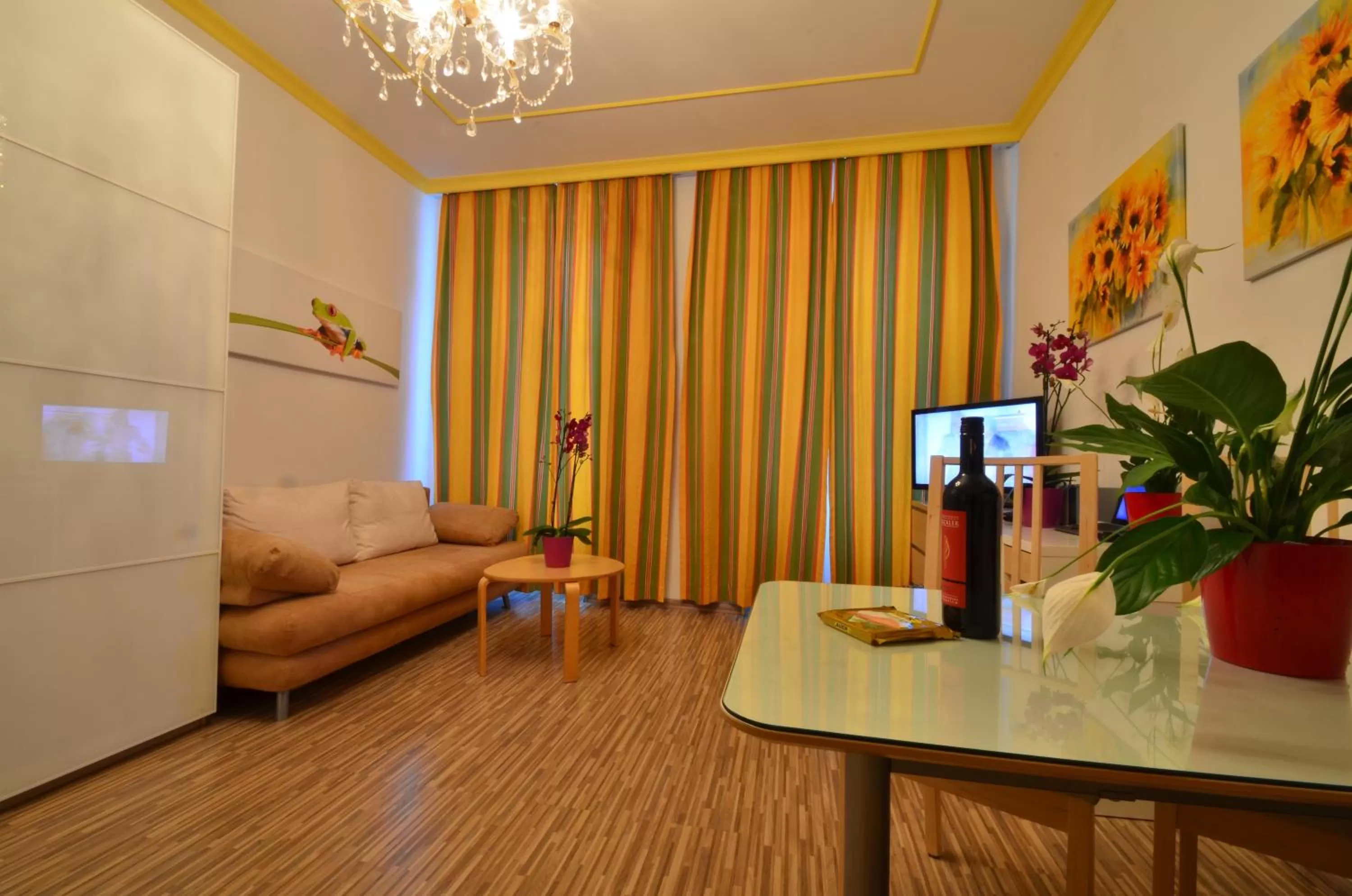 TV and multimedia in AJO Apartments - Messe City Flat - Self-Check-in