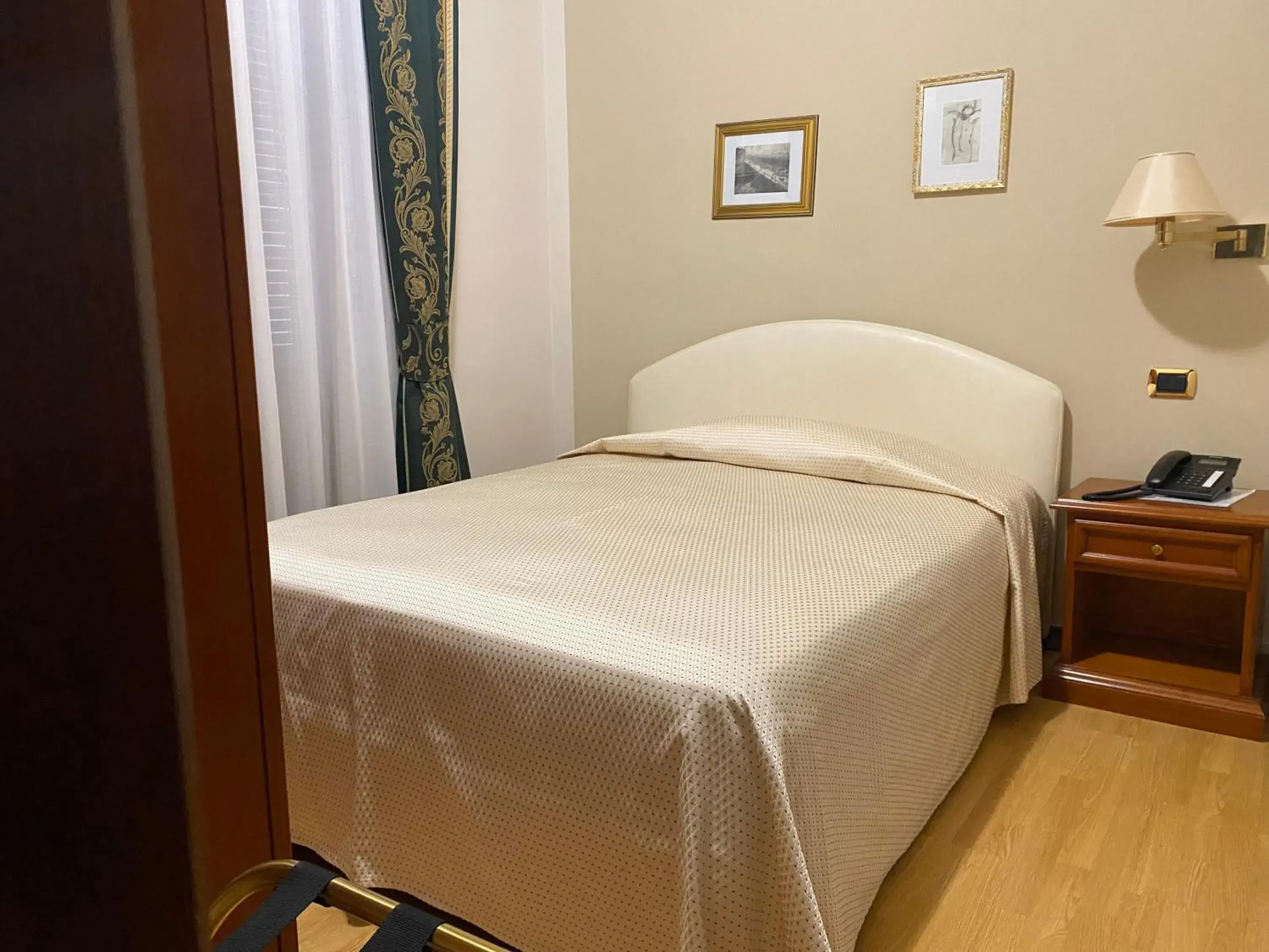 Deluxe Single Room - single occupancy in Hotel Il Vigneto Deluxe Single Room - single occupancy in Hotel Il Vigneto