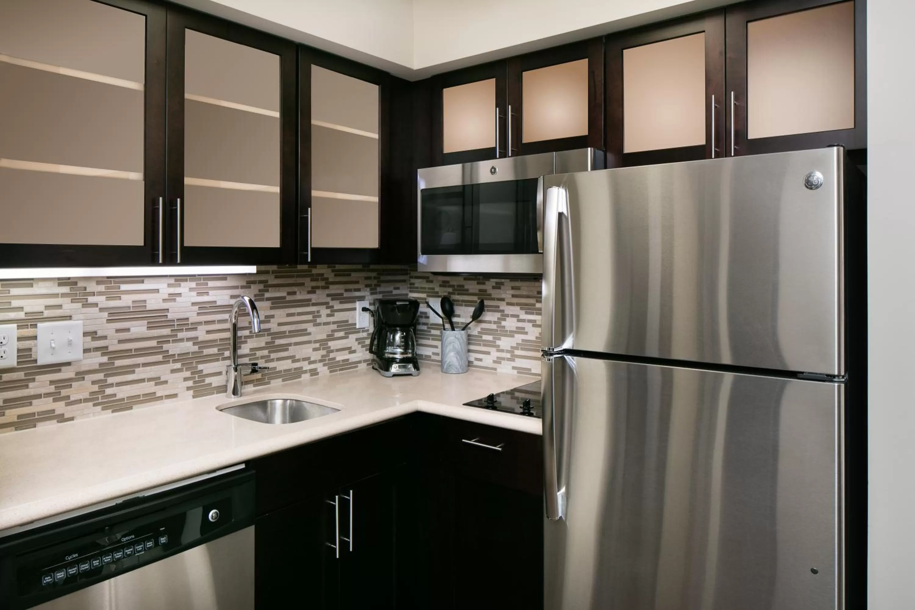 Kitchen or kitchenette in Staybridge Suites Des Moines Downtown by IHG