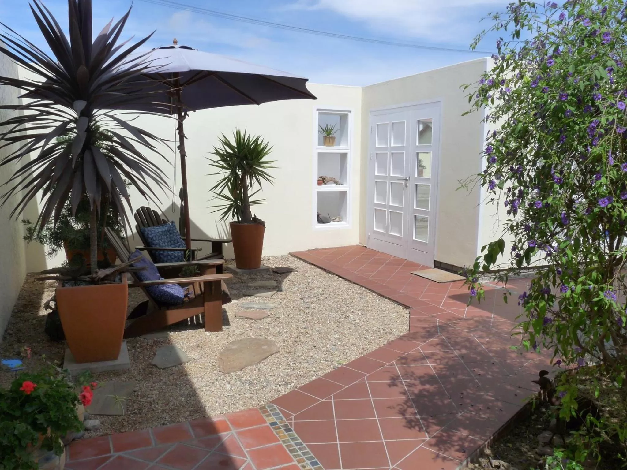 Facade/entrance in Meike's Guesthouse