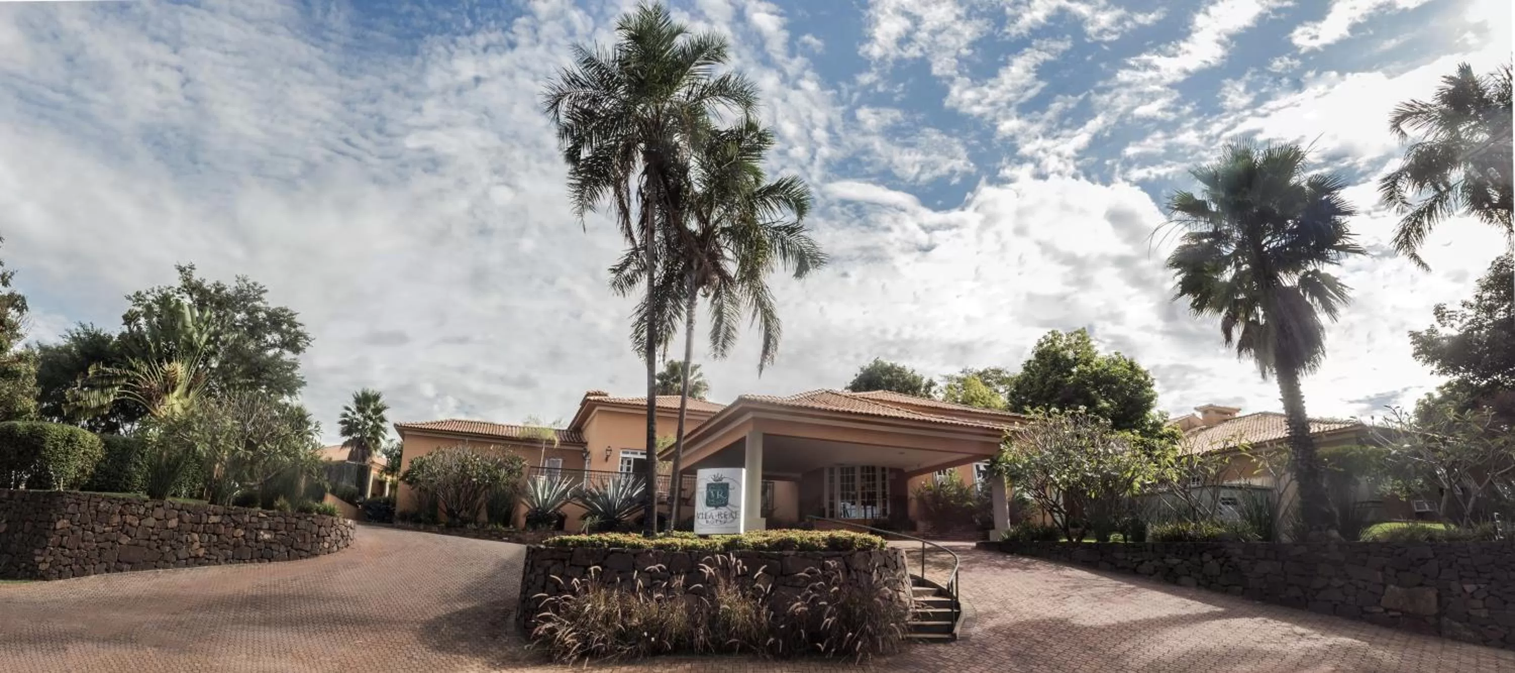 Facade/entrance, Garden in Vila Real Hotel