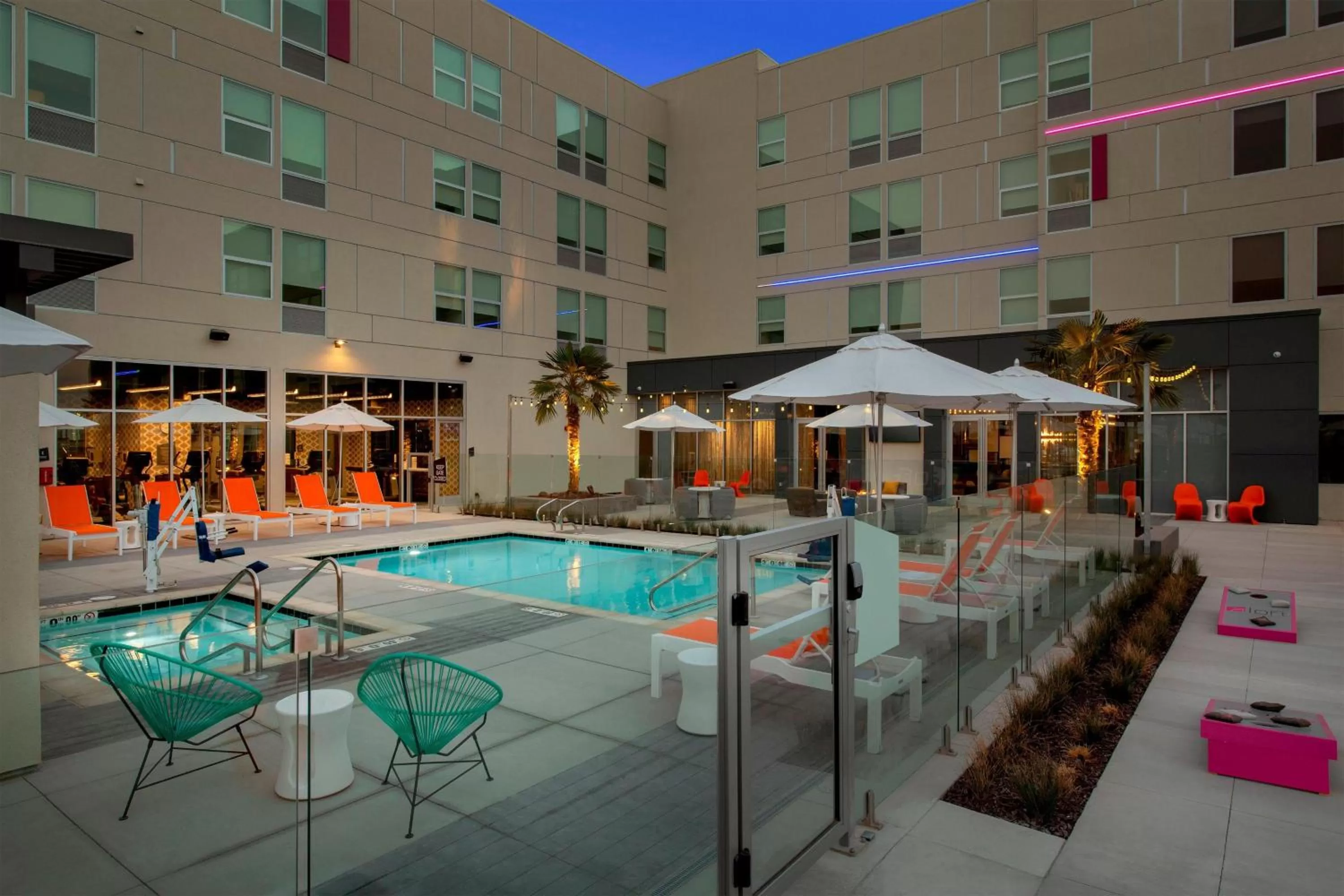 Swimming pool in Aloft Dublin-Pleasanton