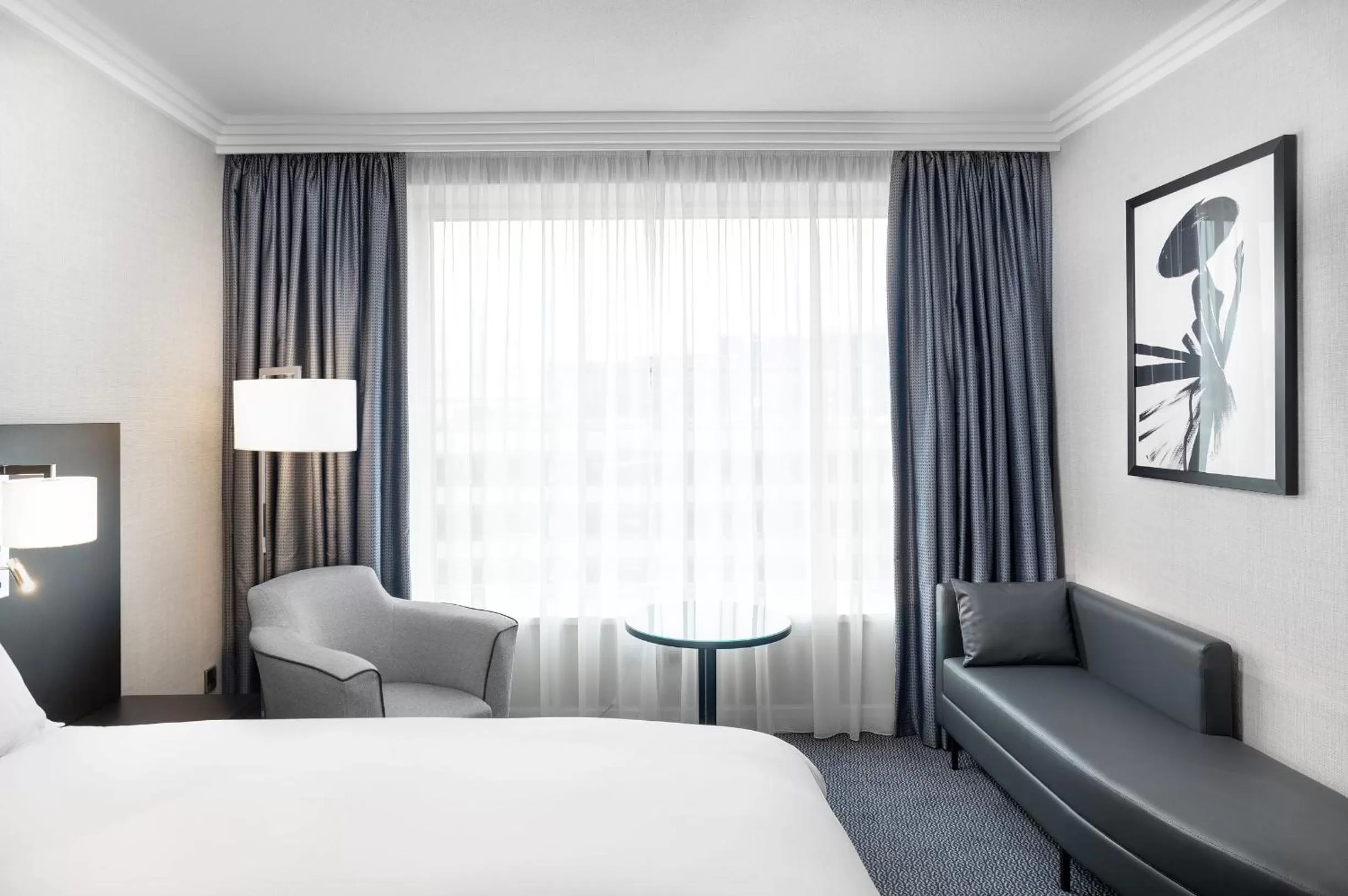 Bed in Sofitel London Gatwick