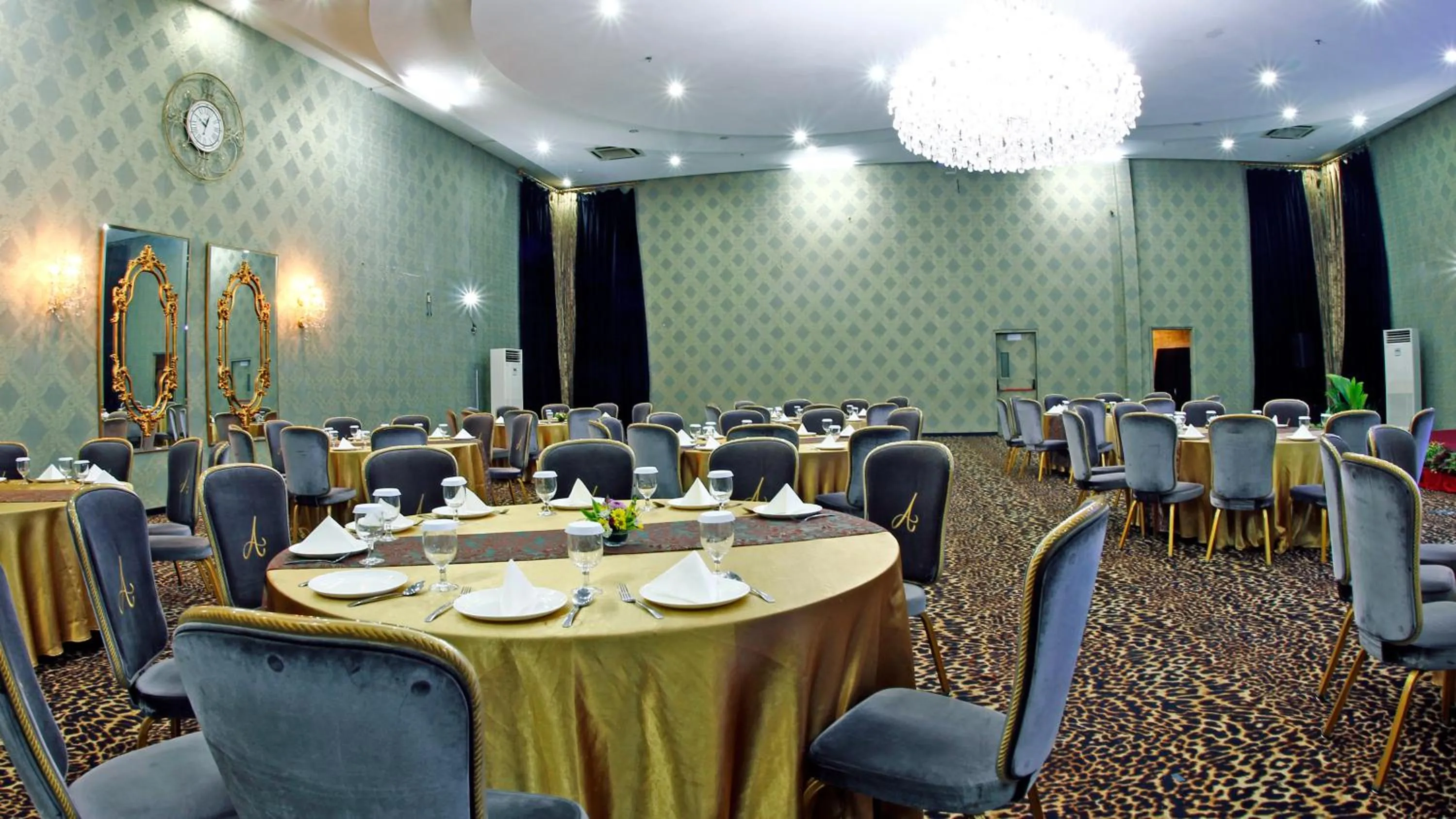 Business facilities in Amaroossa Cosmo Jakarta