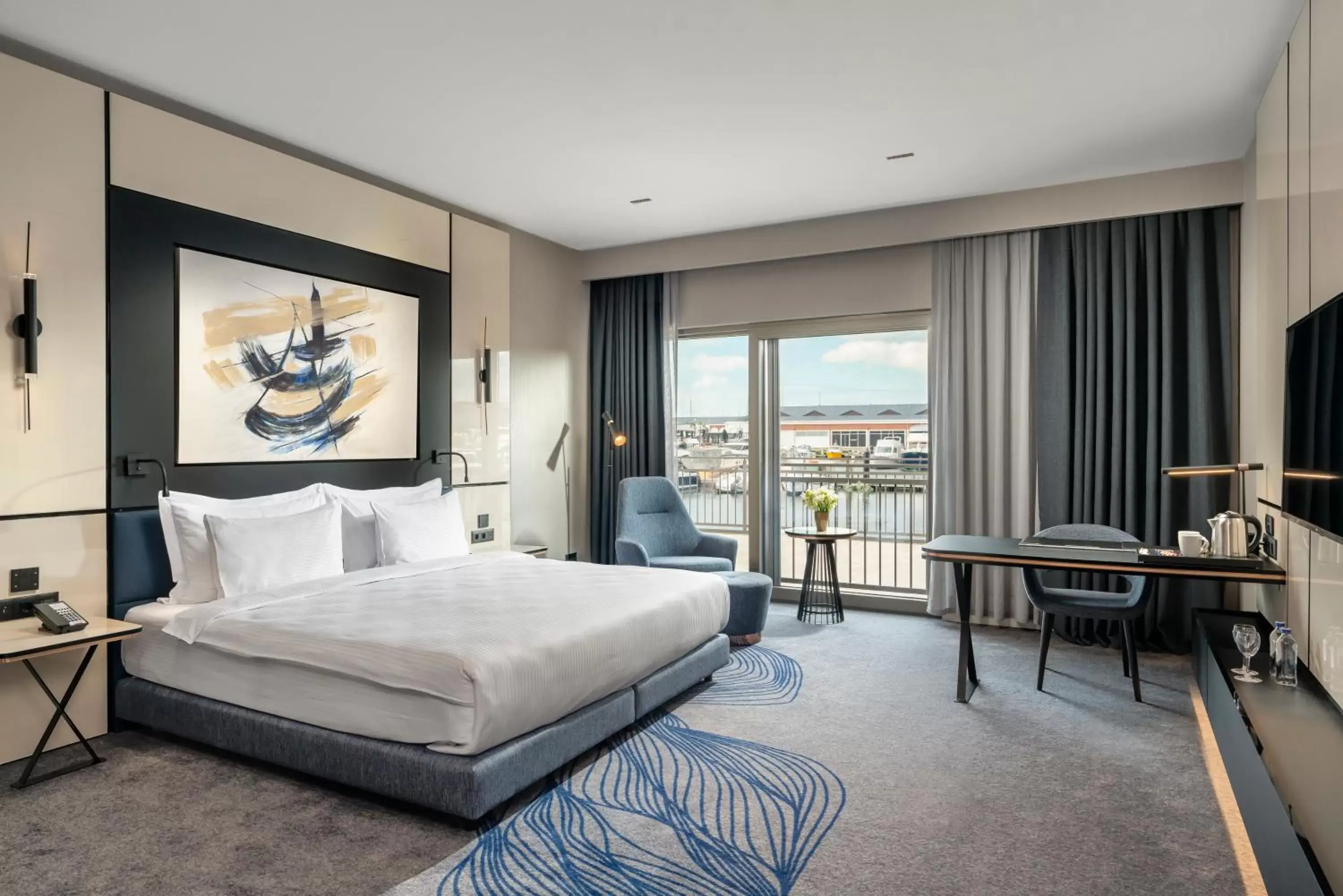 Standard King Room in Crowne Plaza - Istanbul Tuzla Viaport Marina by IHG Standard King Room in Crowne Plaza - Istanbul Tuzla Viaport Marina by IHG