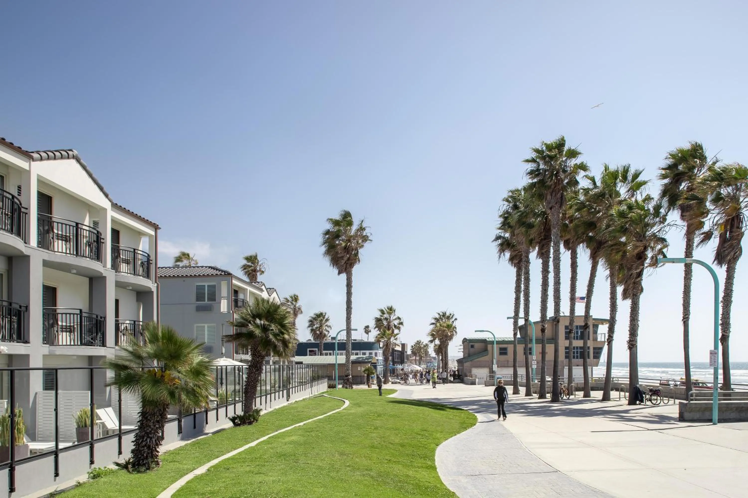 Property building in Ocean Park Inn