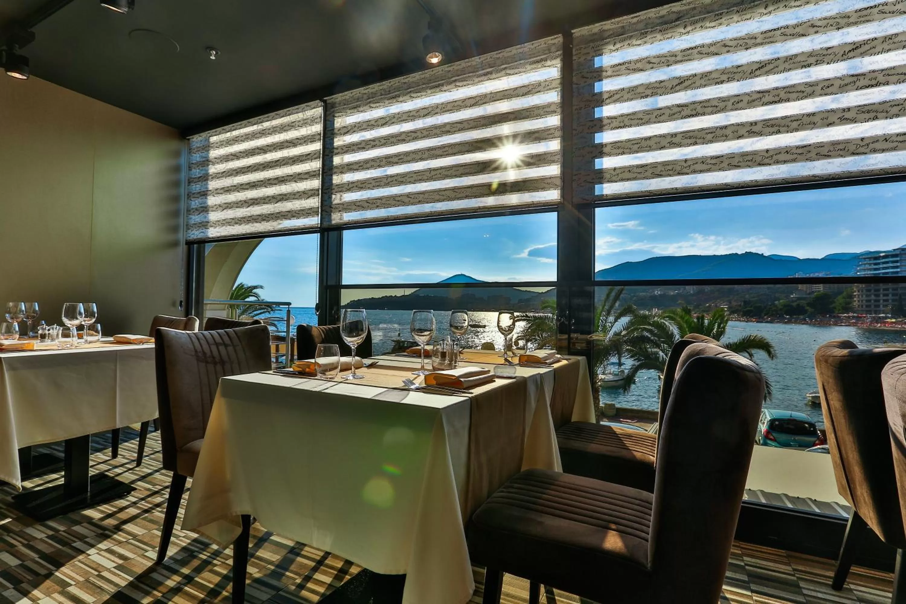 Restaurant/places to eat in Hotel Zeta