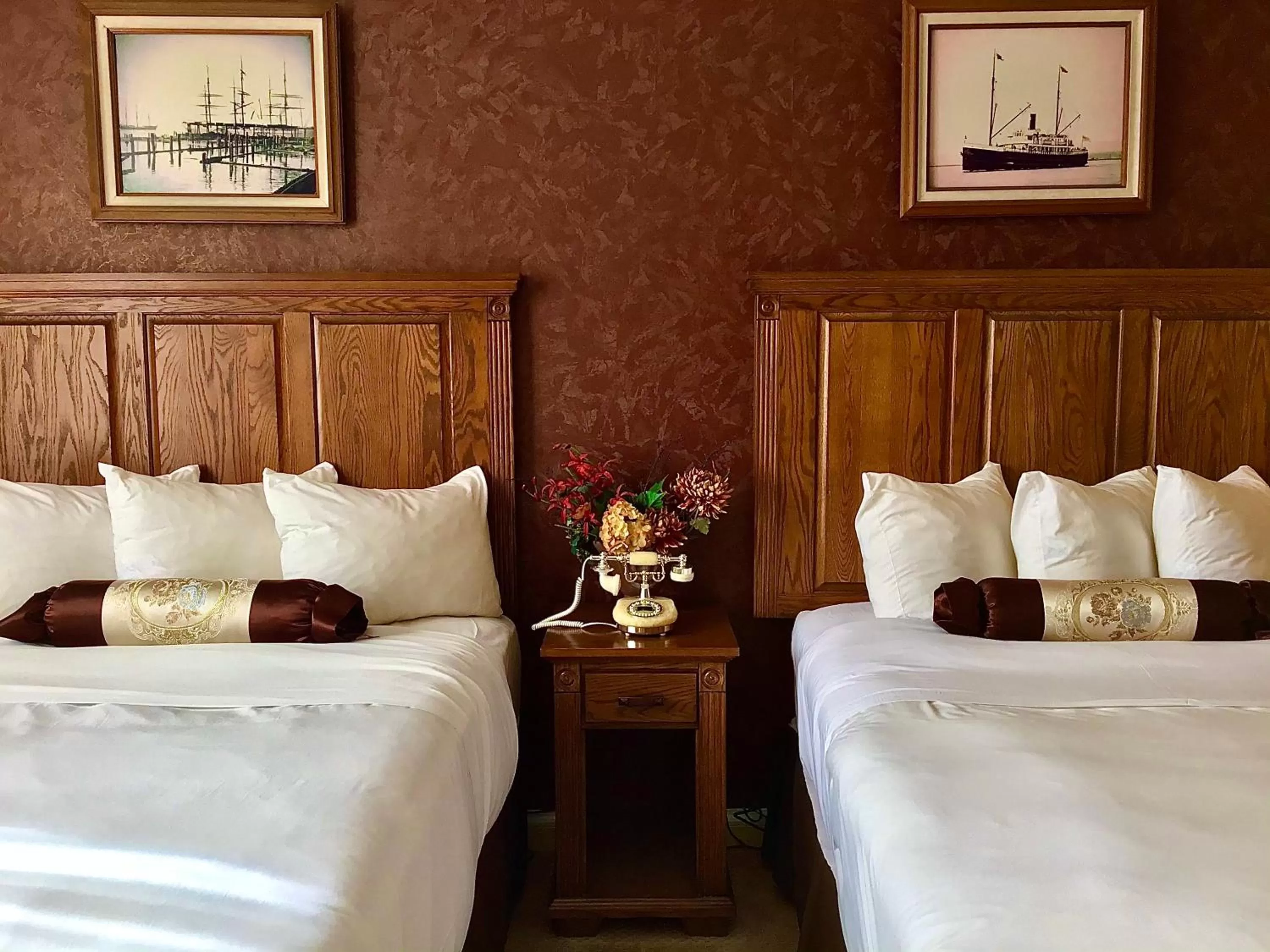 Bed in Eureka Inn, Trademark Collection by Wyndham