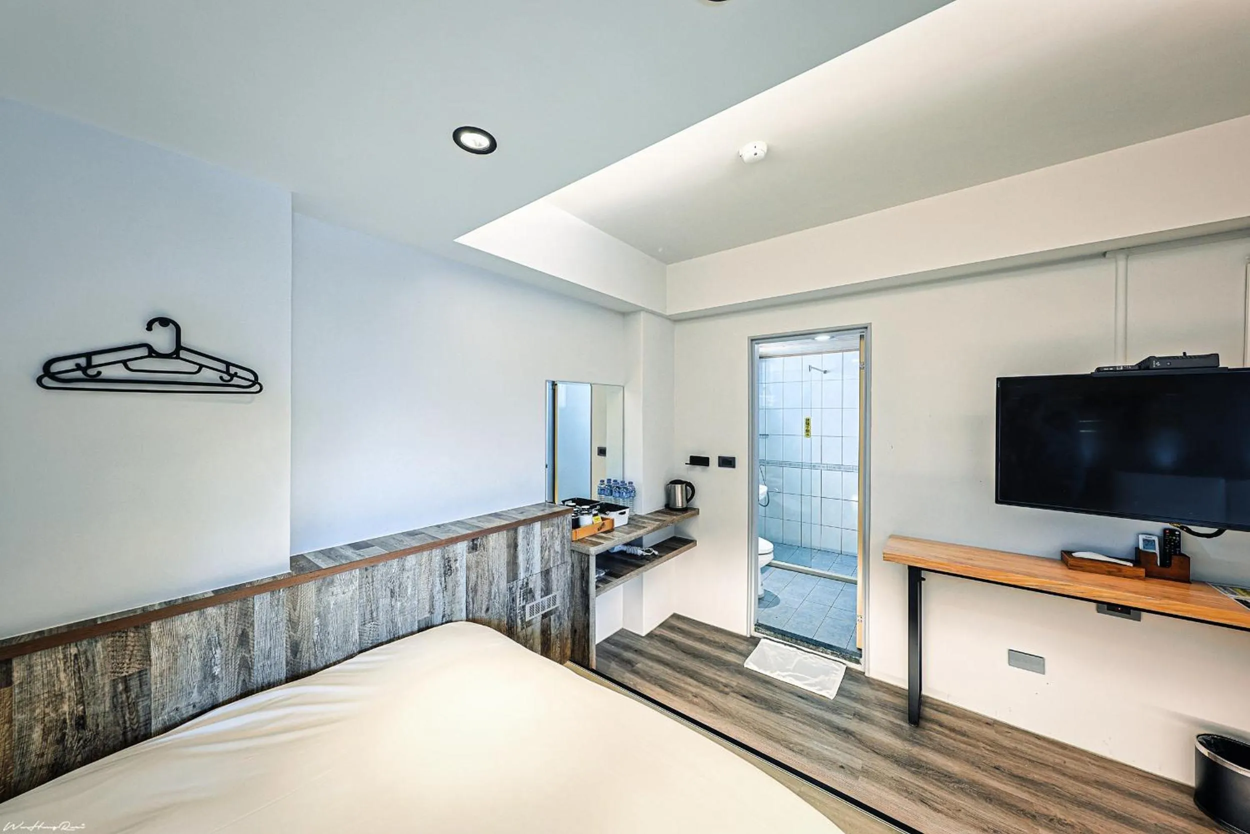 Bed in 亞馨文旅 近東大門夜市 有免費停車場 可自助入住