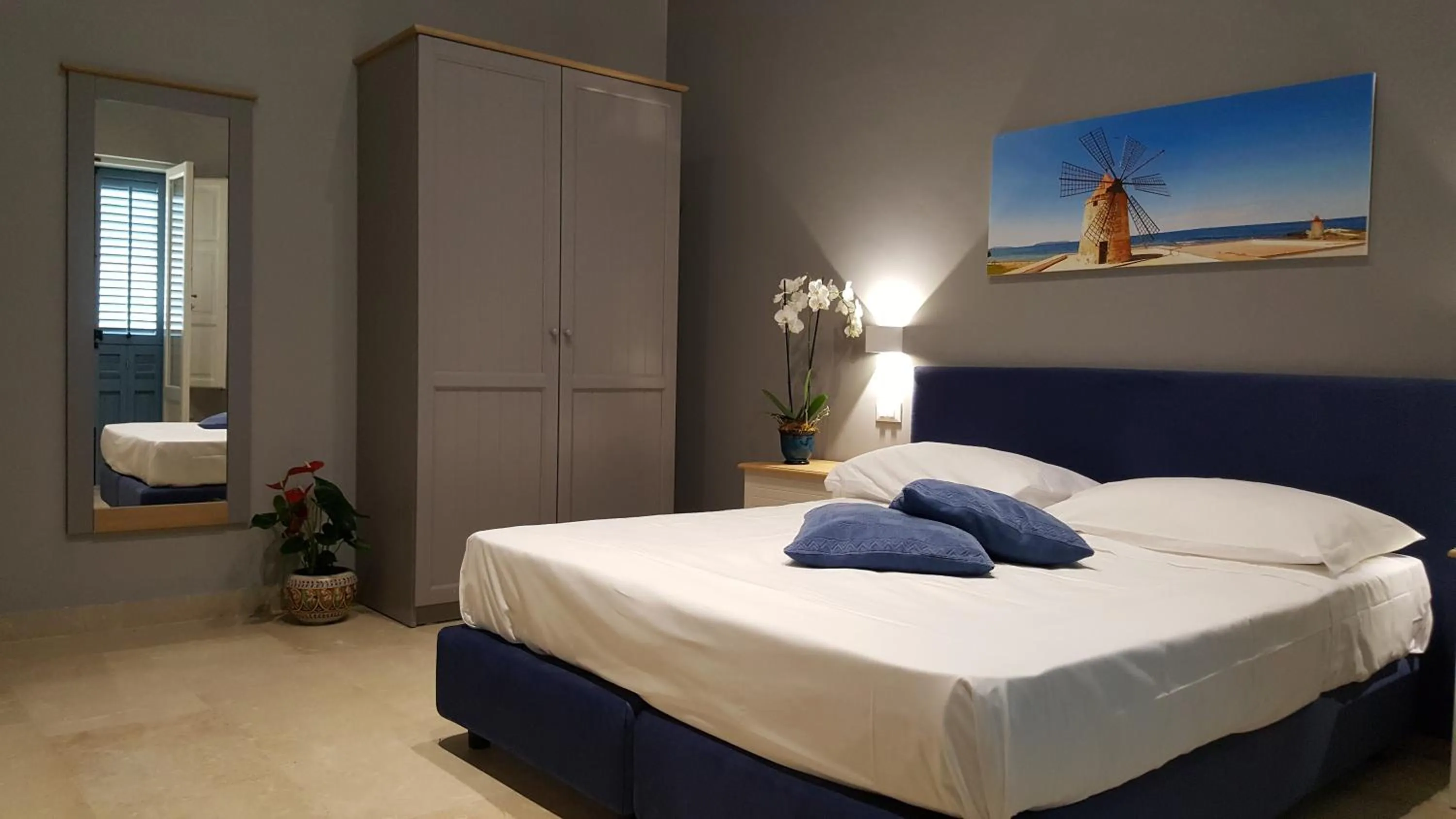 Bedroom, Bed in ZIBIBBO SUITES & ROOMS - Aparthotel in Centro Storico a Trapani
