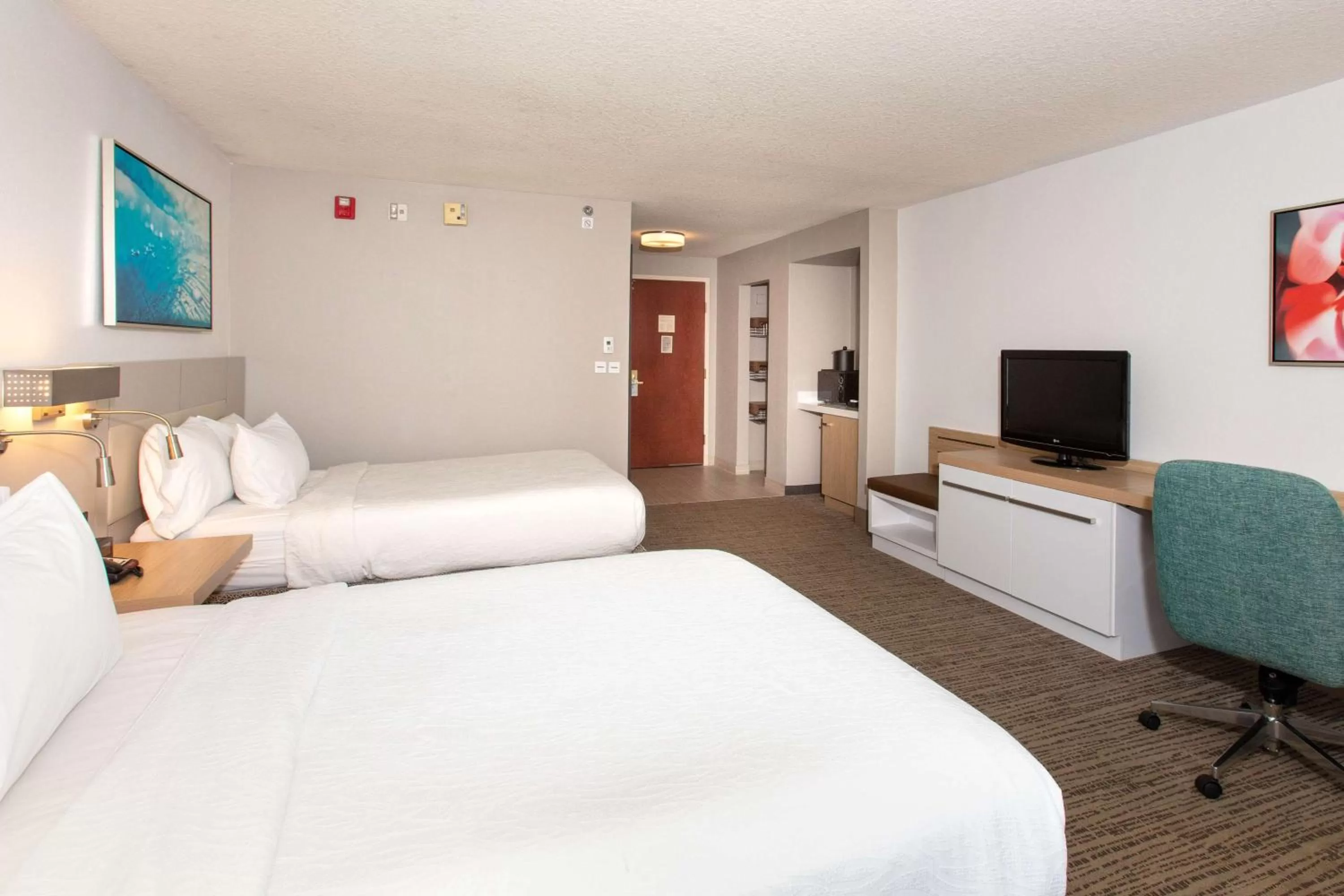 Bed in Hilton Garden Inn Jacksonville Airport