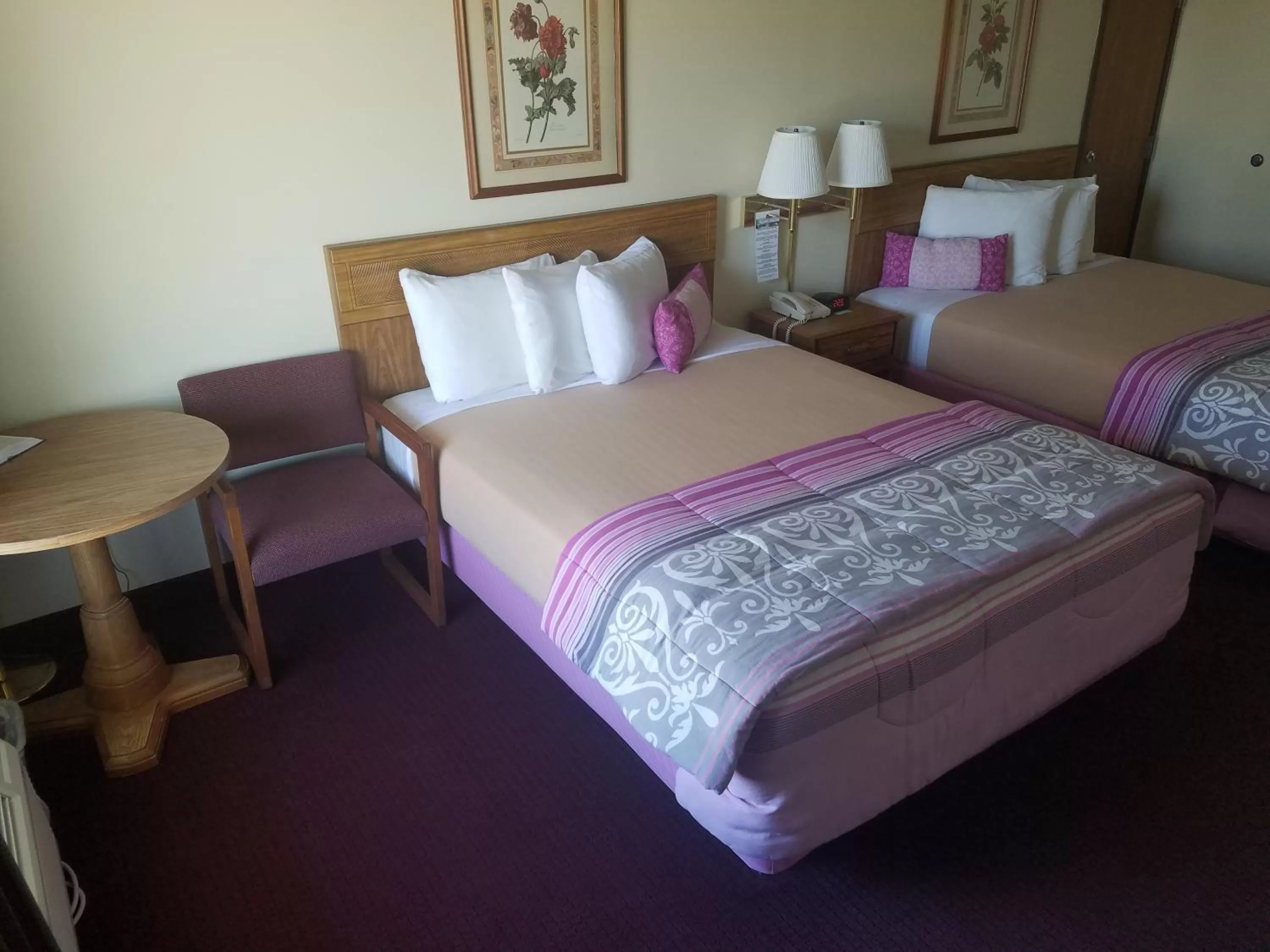 TV and multimedia, Bed in Ozark Valley Inn