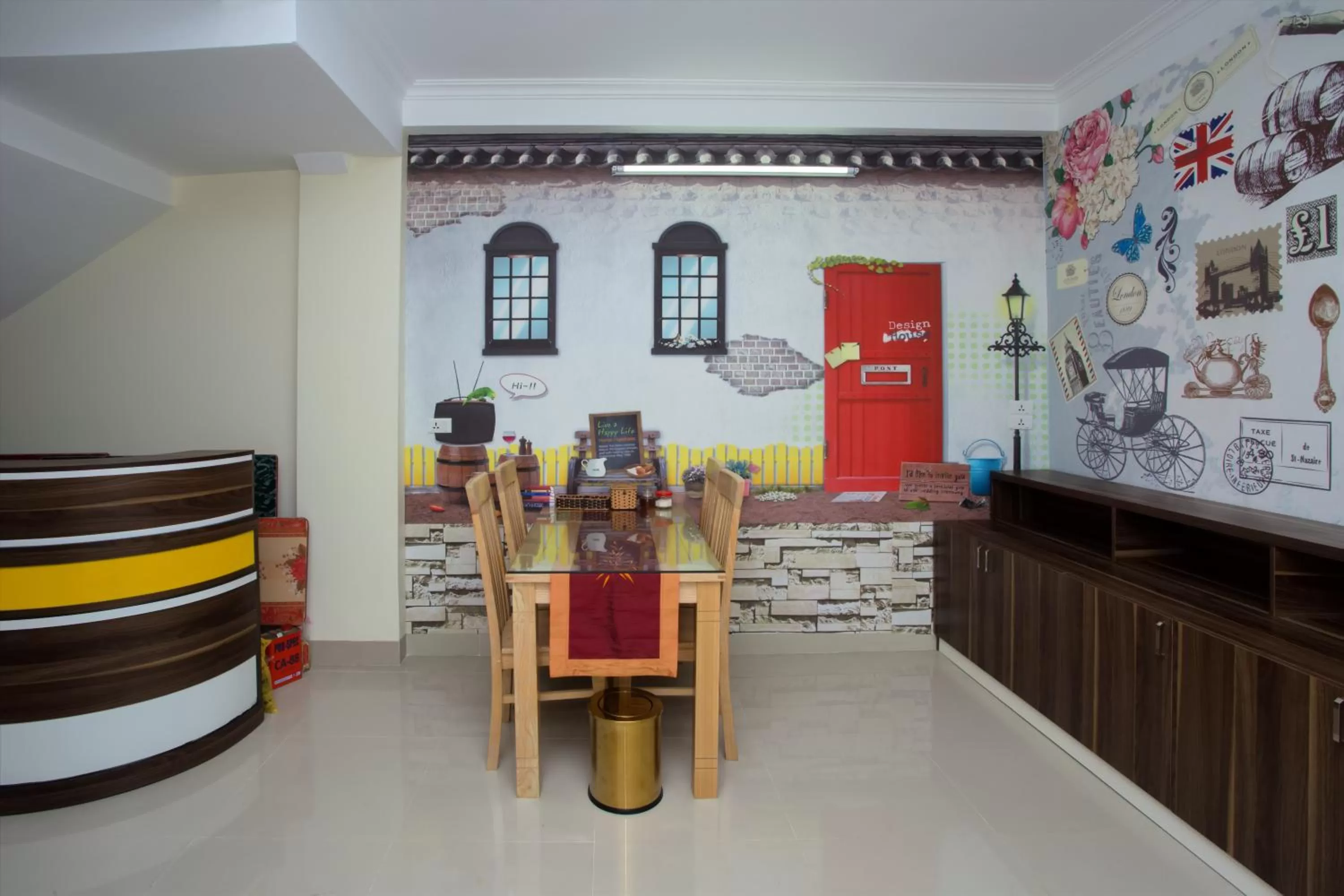 Restaurant/places to eat in Friendly Home Hotel