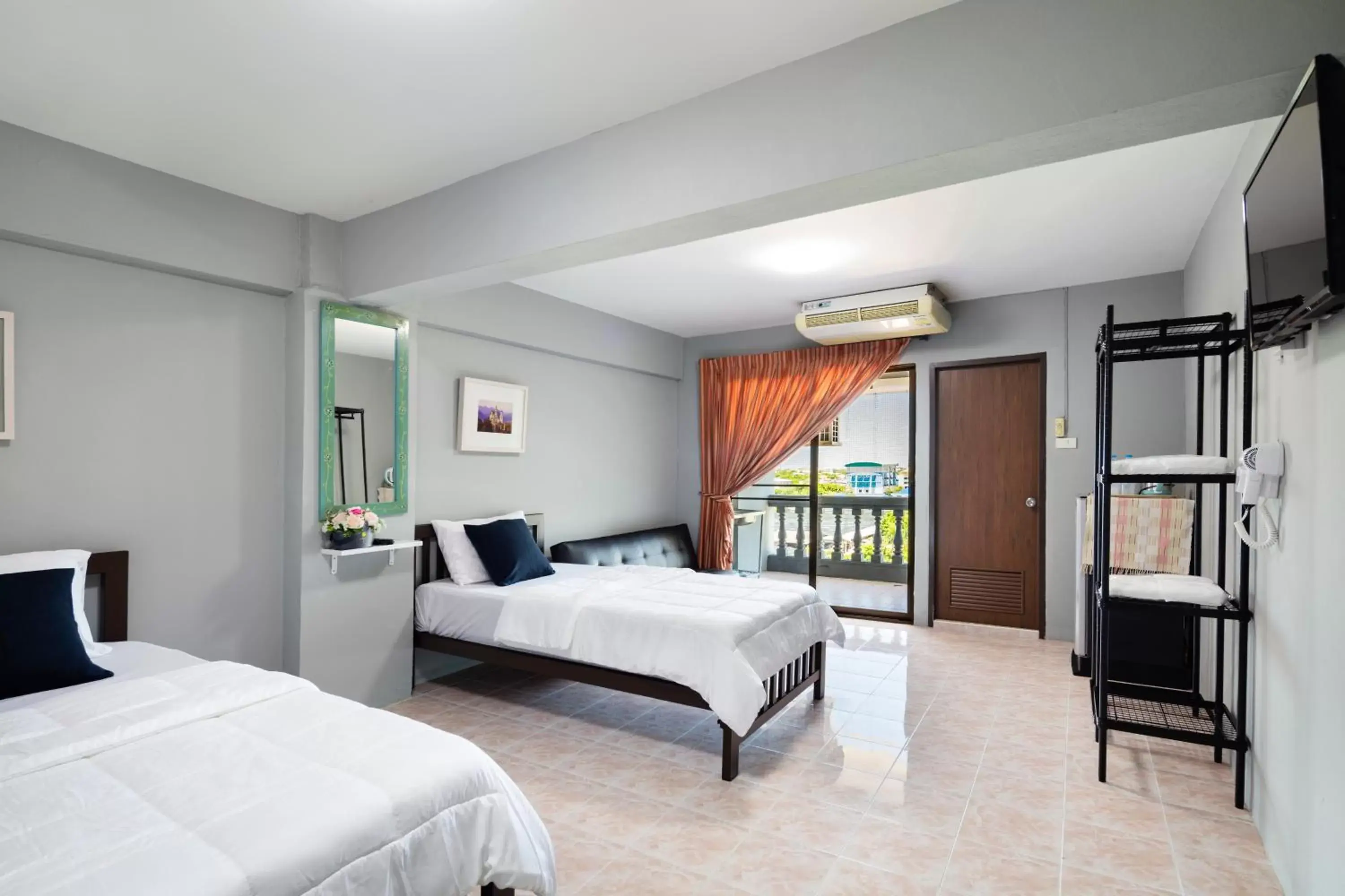 Large Twin Room in Penyos Suite Large Twin Room in Penyos Suite