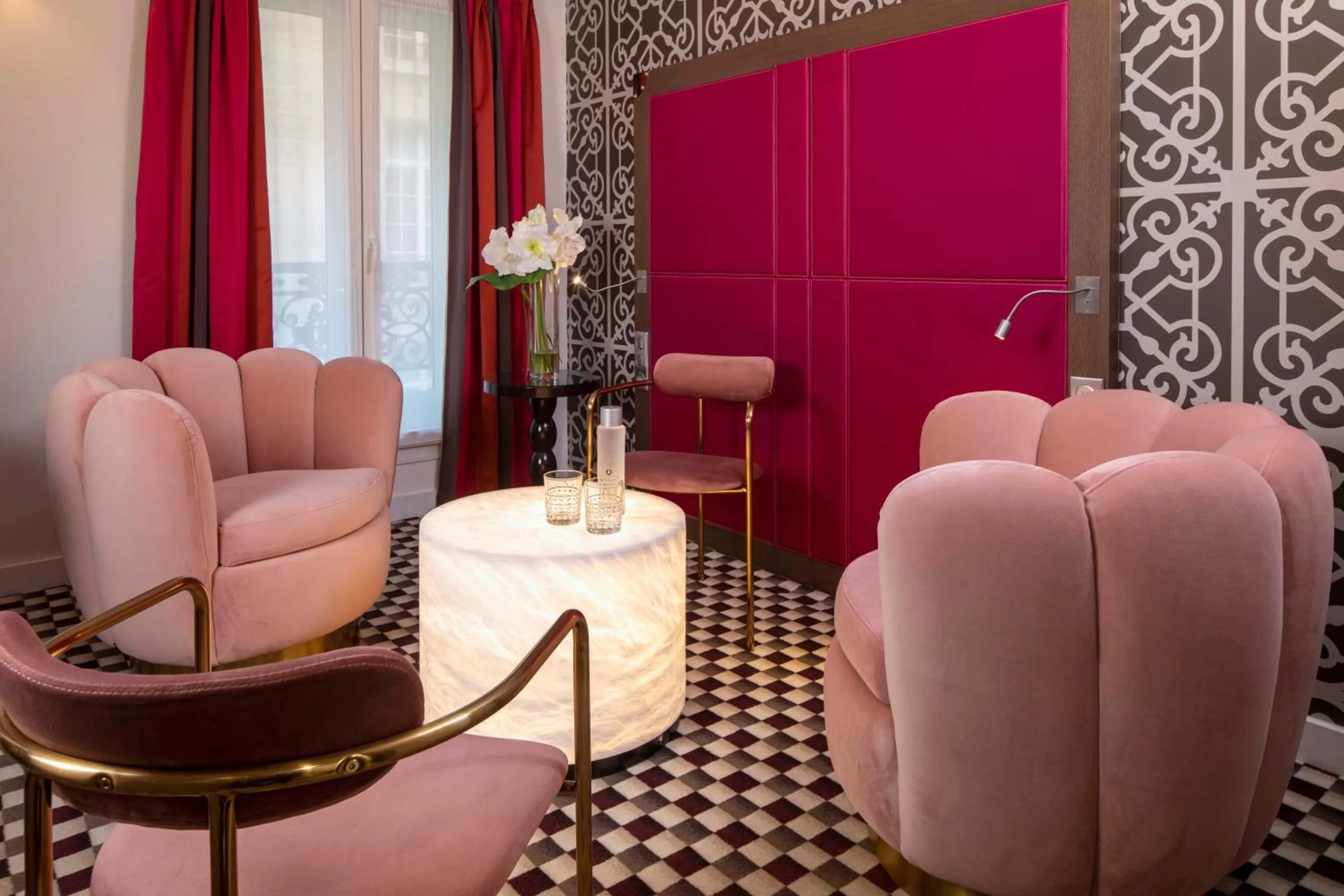 Seating area in Hotel Phileas Lazare & Spa - Opera
