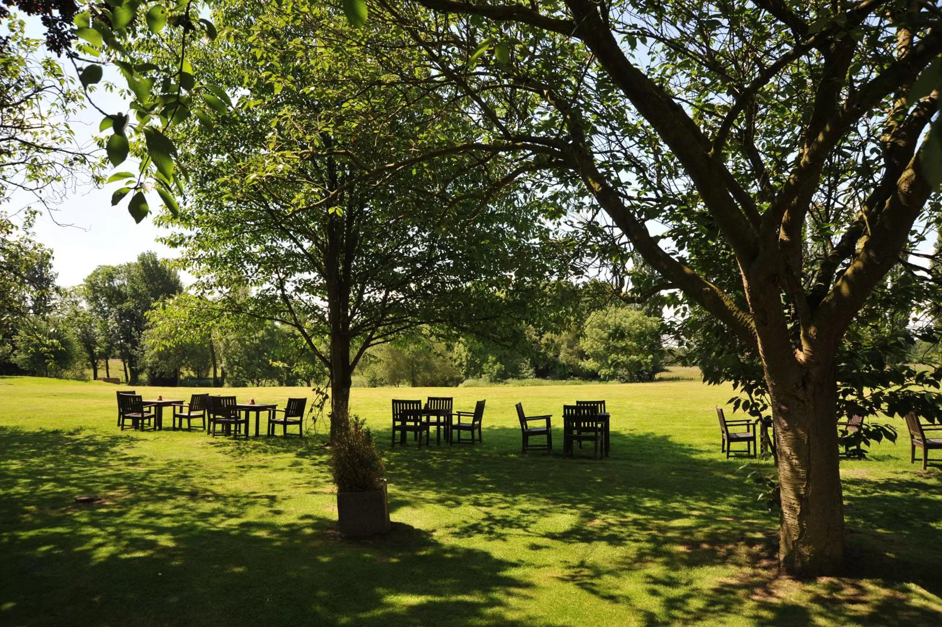 Garden in Mercure York Fairfield Manor Hotel