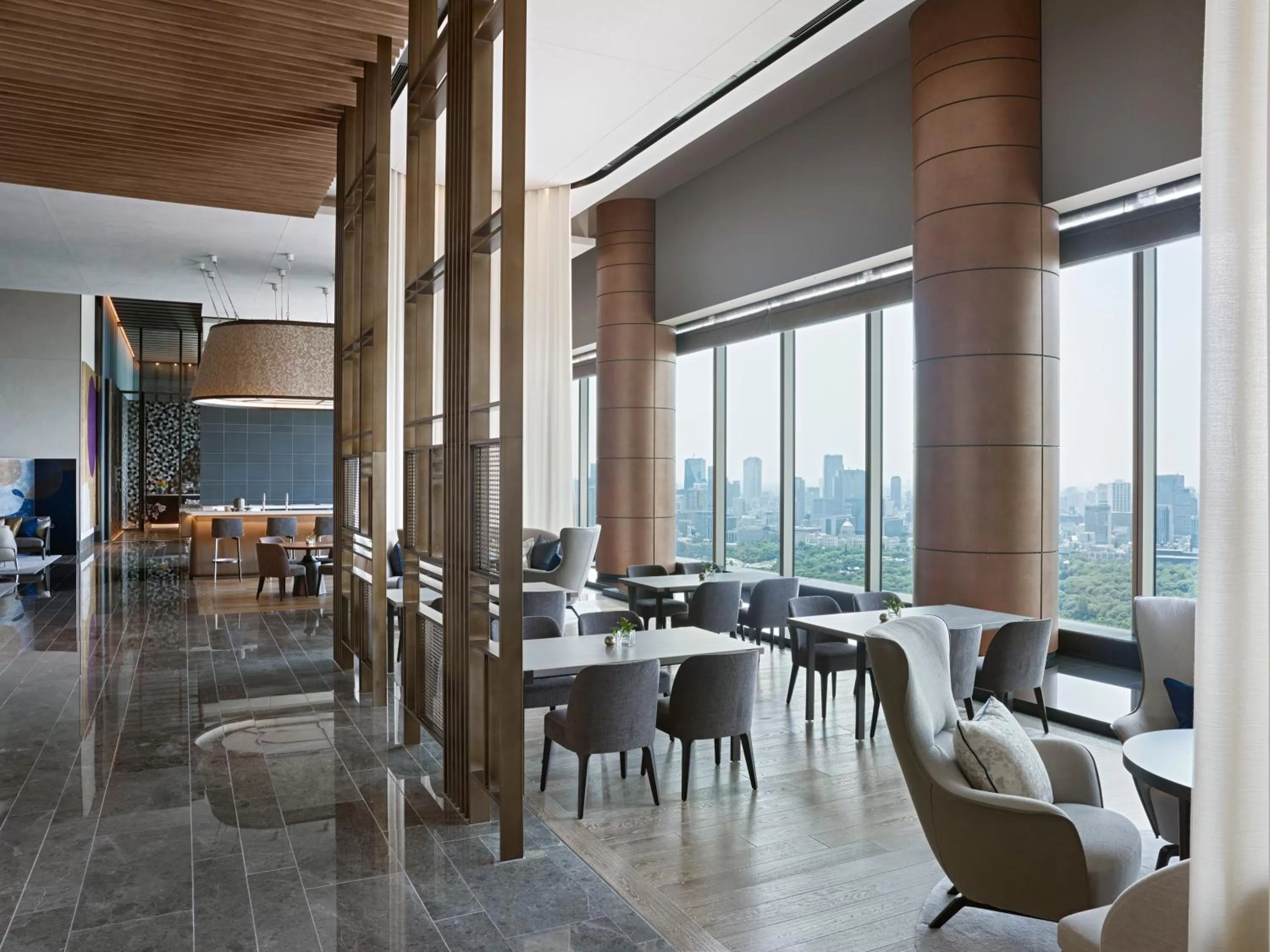 Lounge or bar in Four Seasons Hotel Tokyo at Otemachi