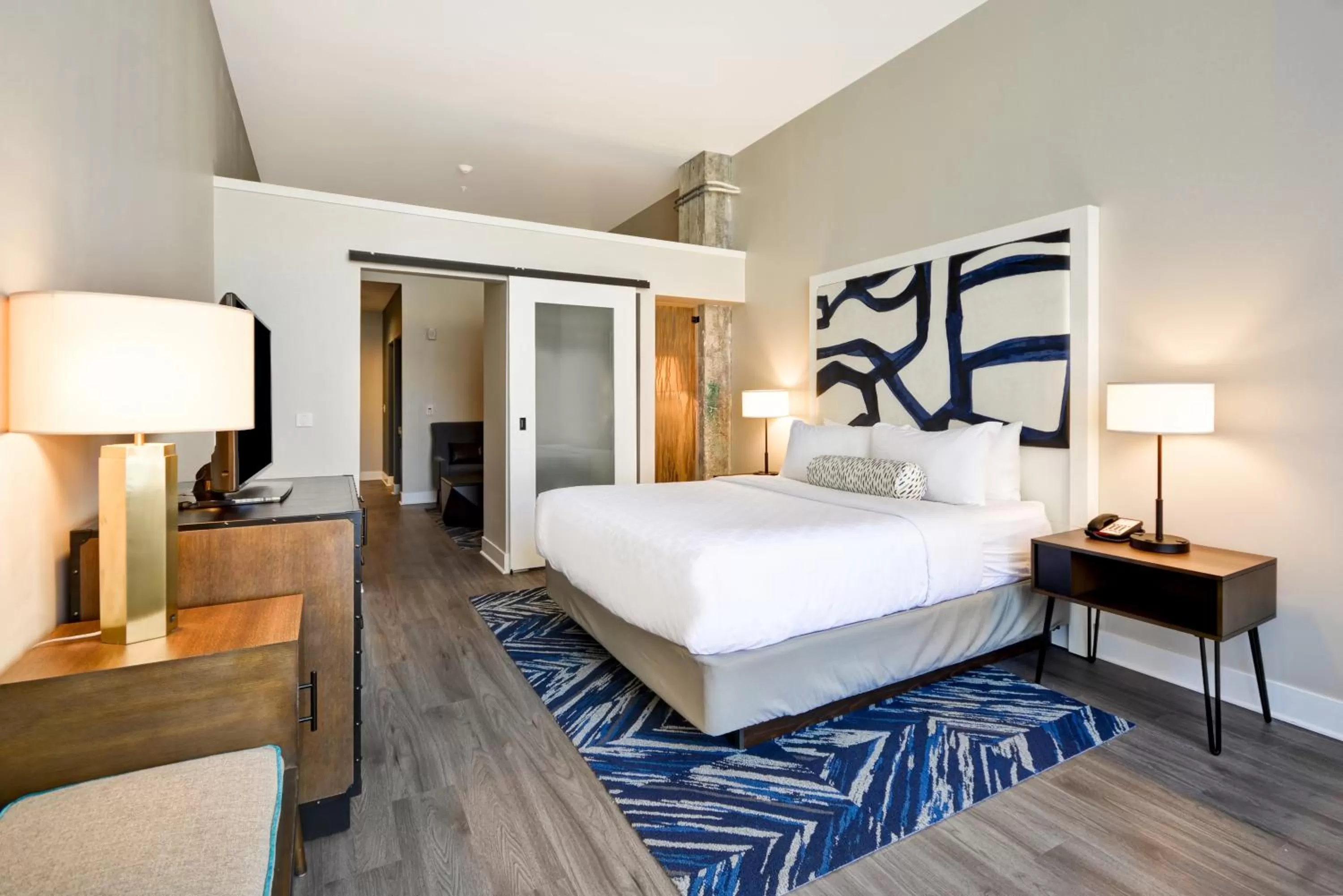 Photo of the whole room, Bed in Hotel Indigo Kansas City - The Crossroads by IHG