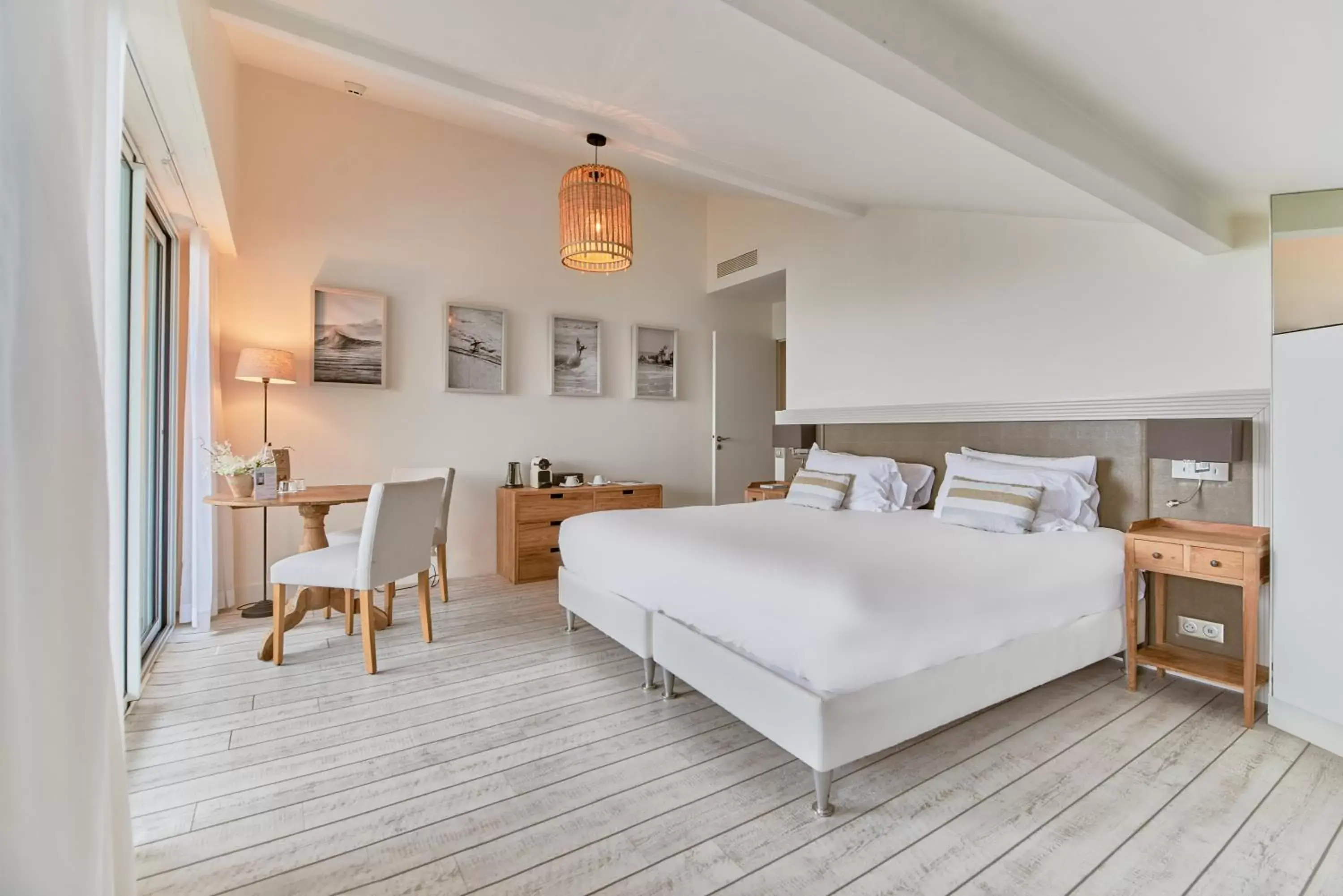 Double Room with Sea View in Villa L'Arche Double Room with Sea View in Villa L'Arche