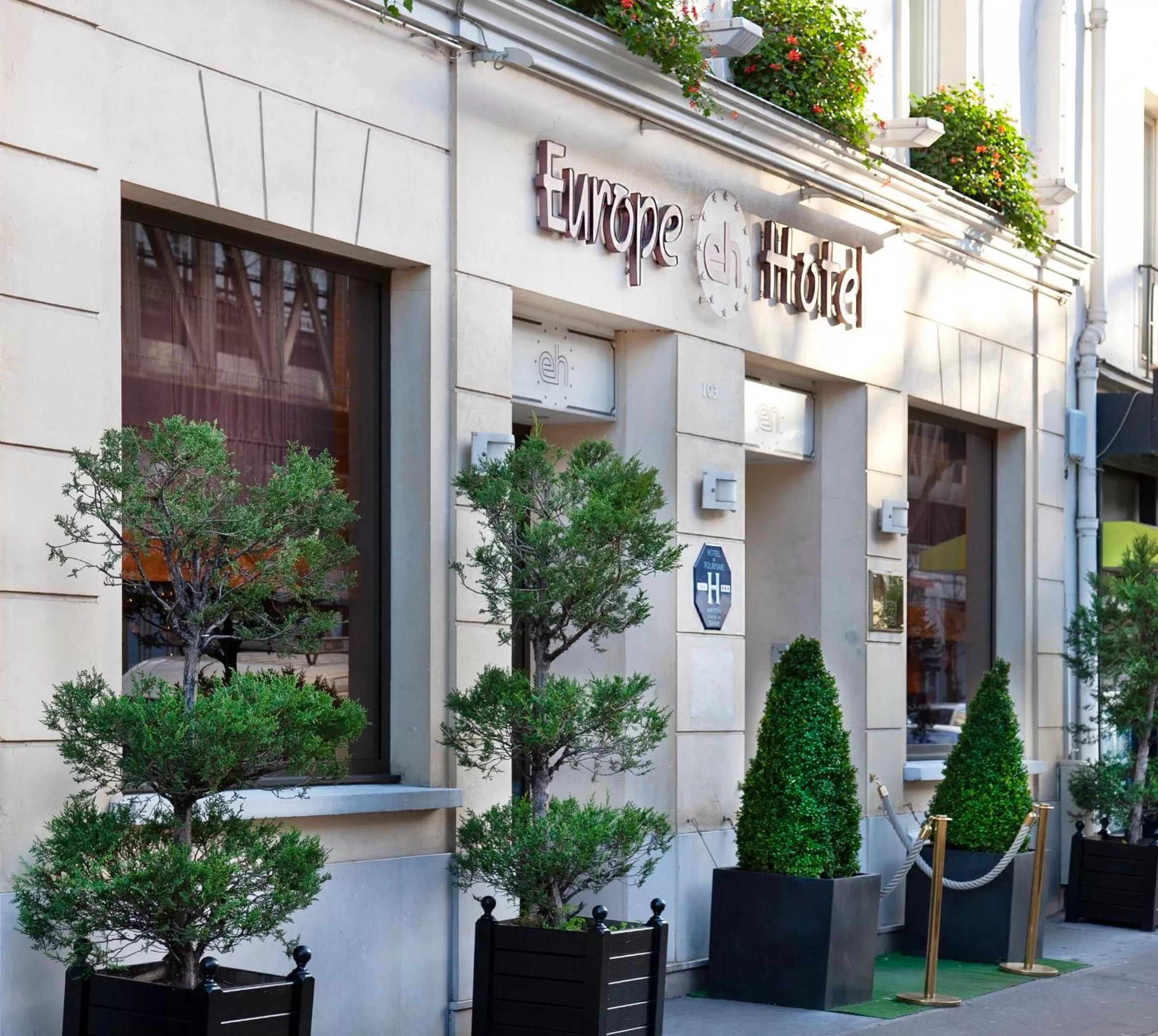 Property building in Europe Hotel Paris Eiffel