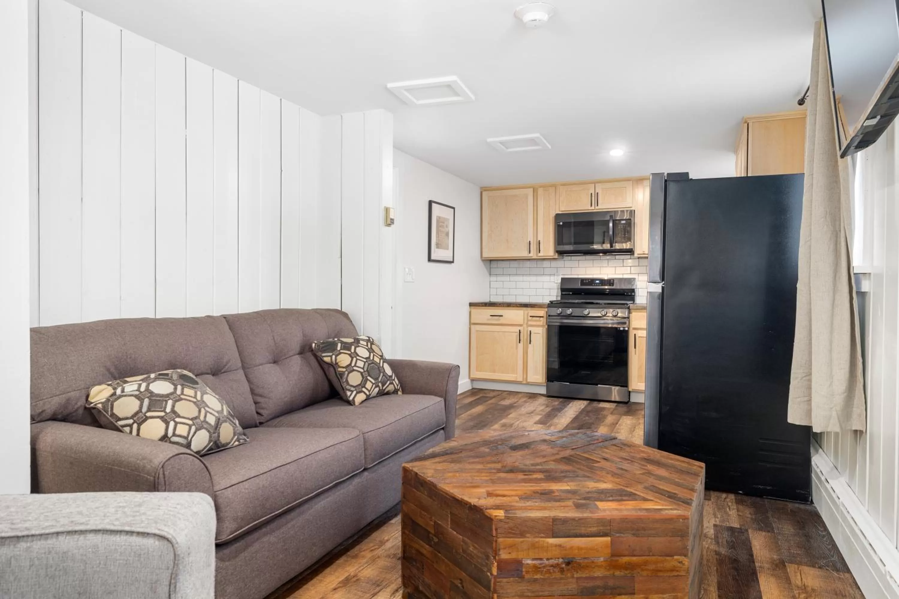 Kitchen or kitchenette in The Inn & More