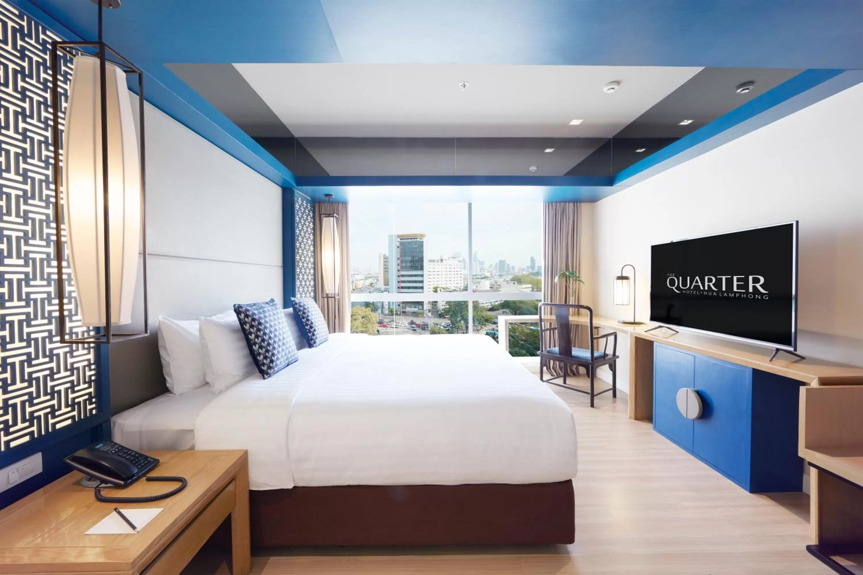 Bed in The Quarter Hualamphong by UHG