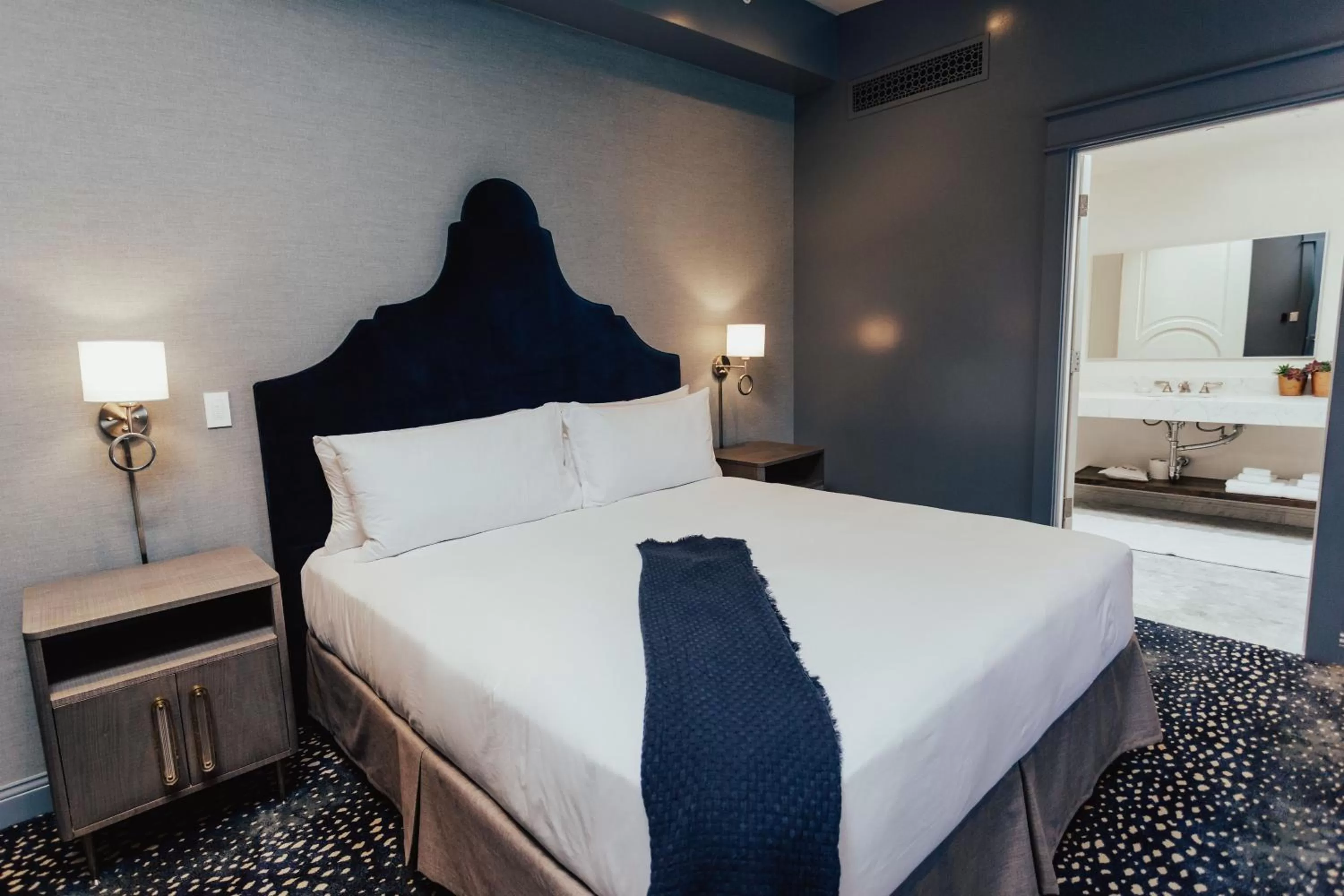 Photo of the whole room, Bed in The Winston Solvang