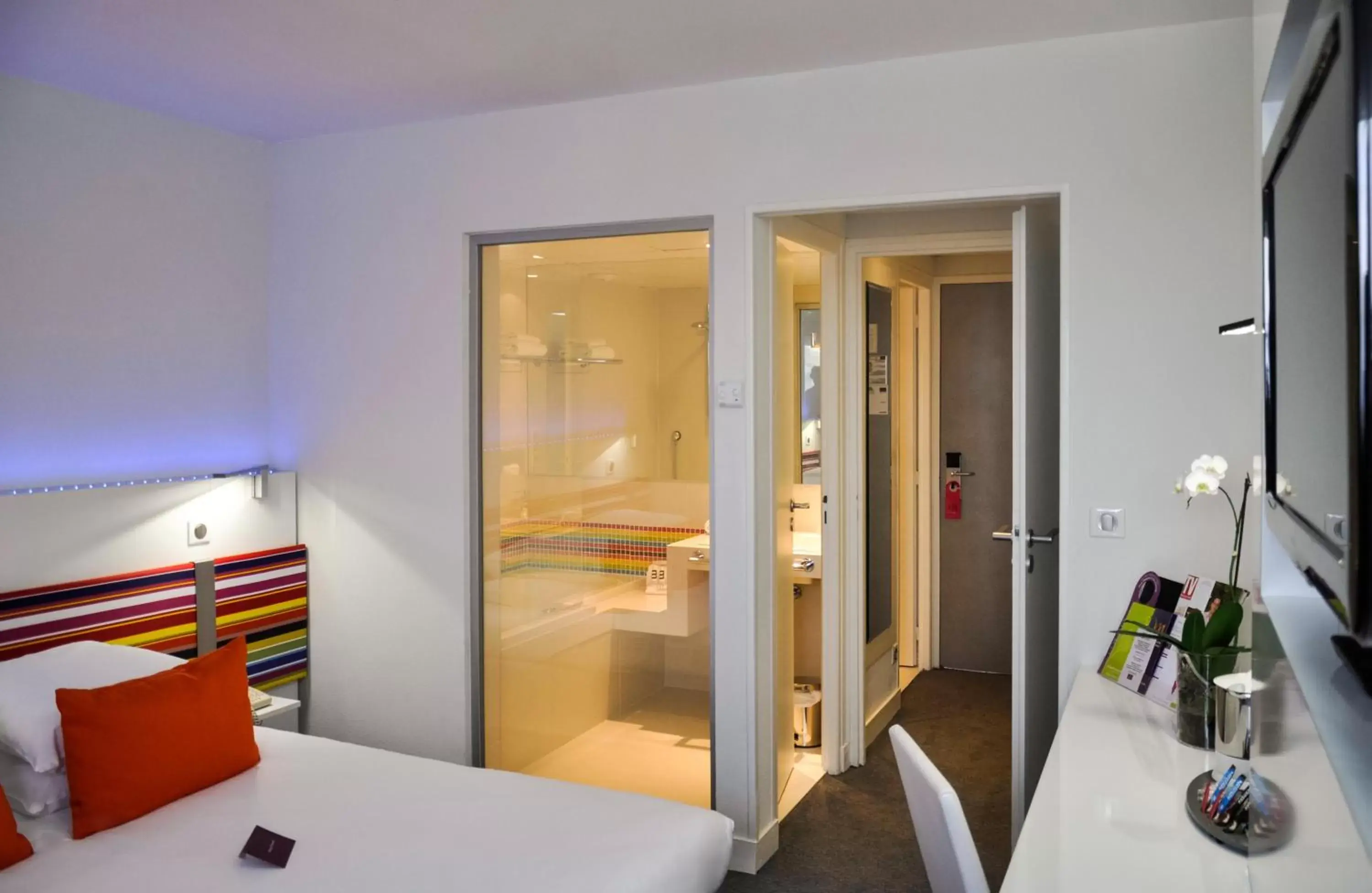 Standard Double Room in Mercure Angoulême Hôtel de France Standard Double Room in Mercure Angoulême Hôtel de France