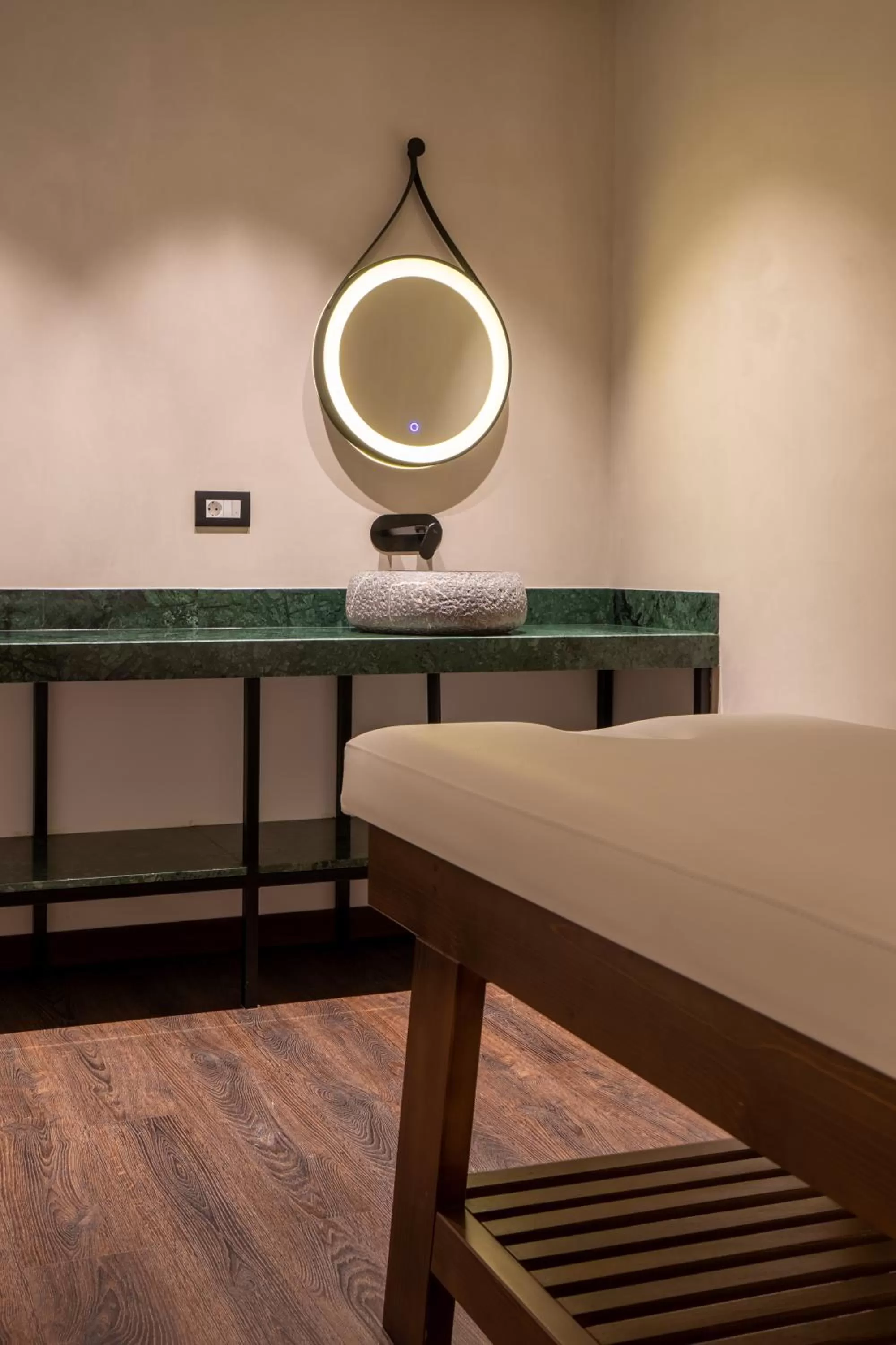 Massage in Moncafe BoutiqueHotel Spa