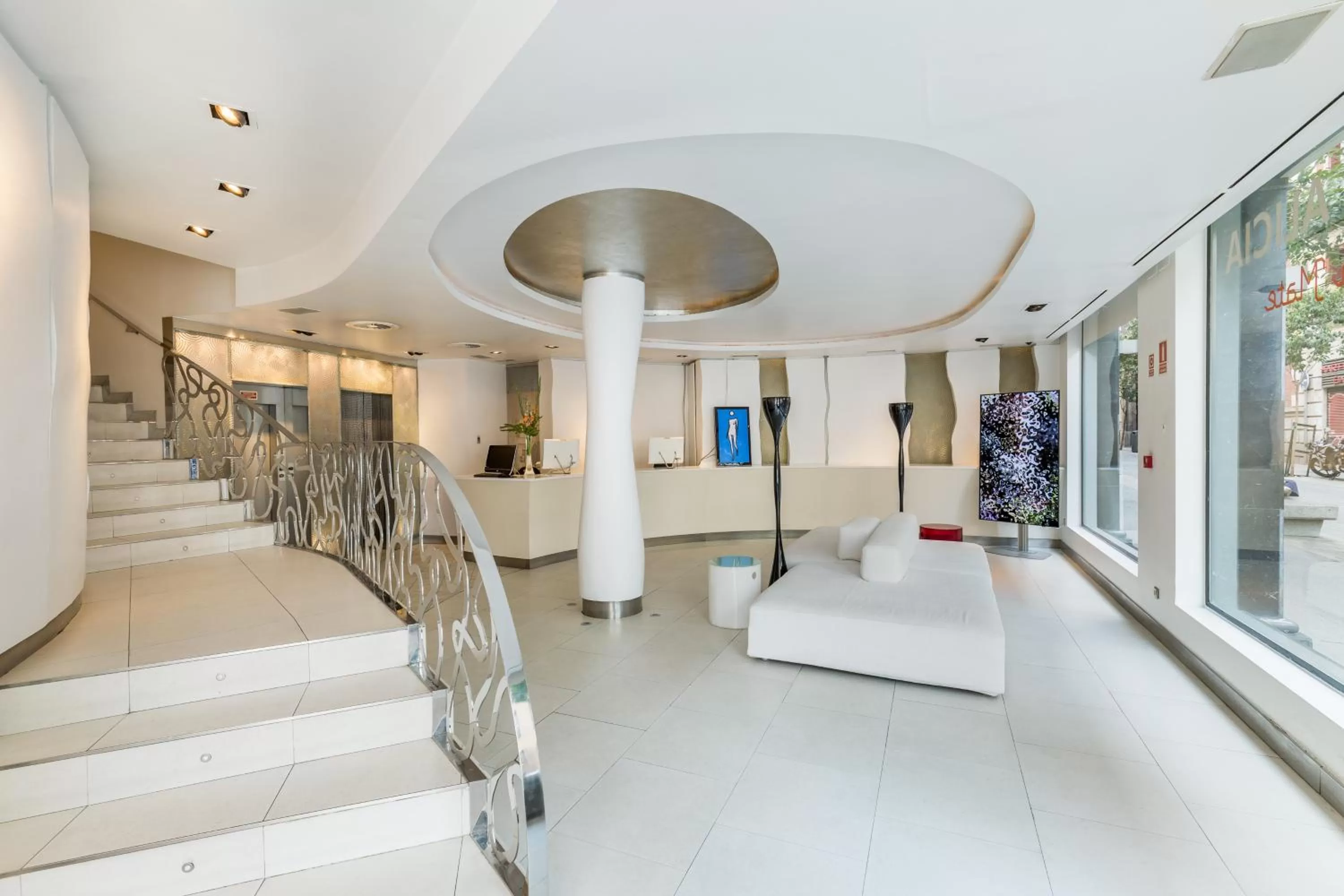 Lobby or reception in Room Mate Alicia, Madrid