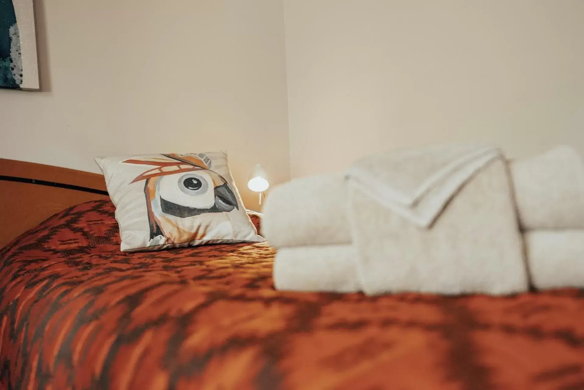 Standard Queen Room in Seasons Hotel Newman Standard Queen Room in Seasons Hotel Newman